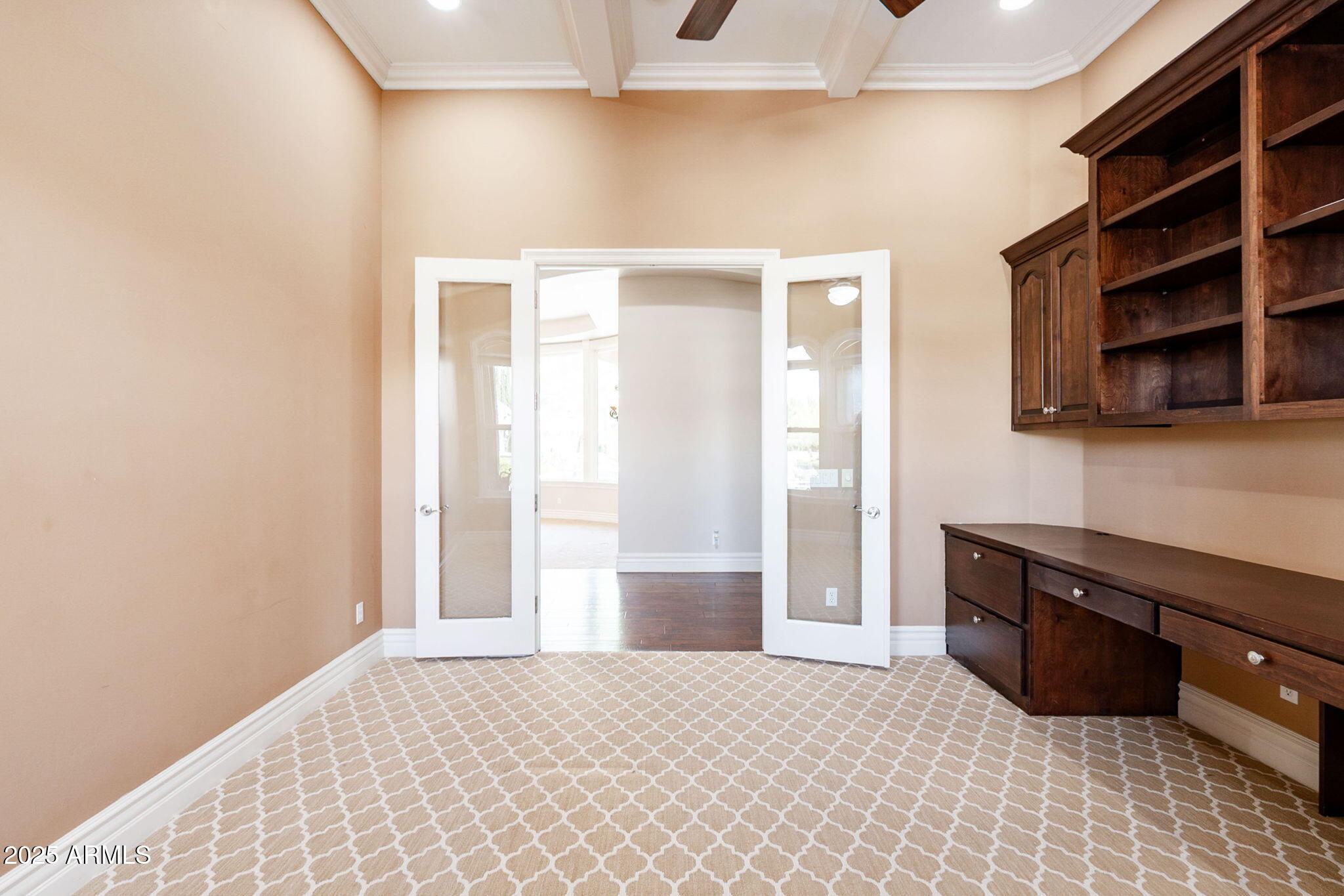 3949 E NORCROFT Circle