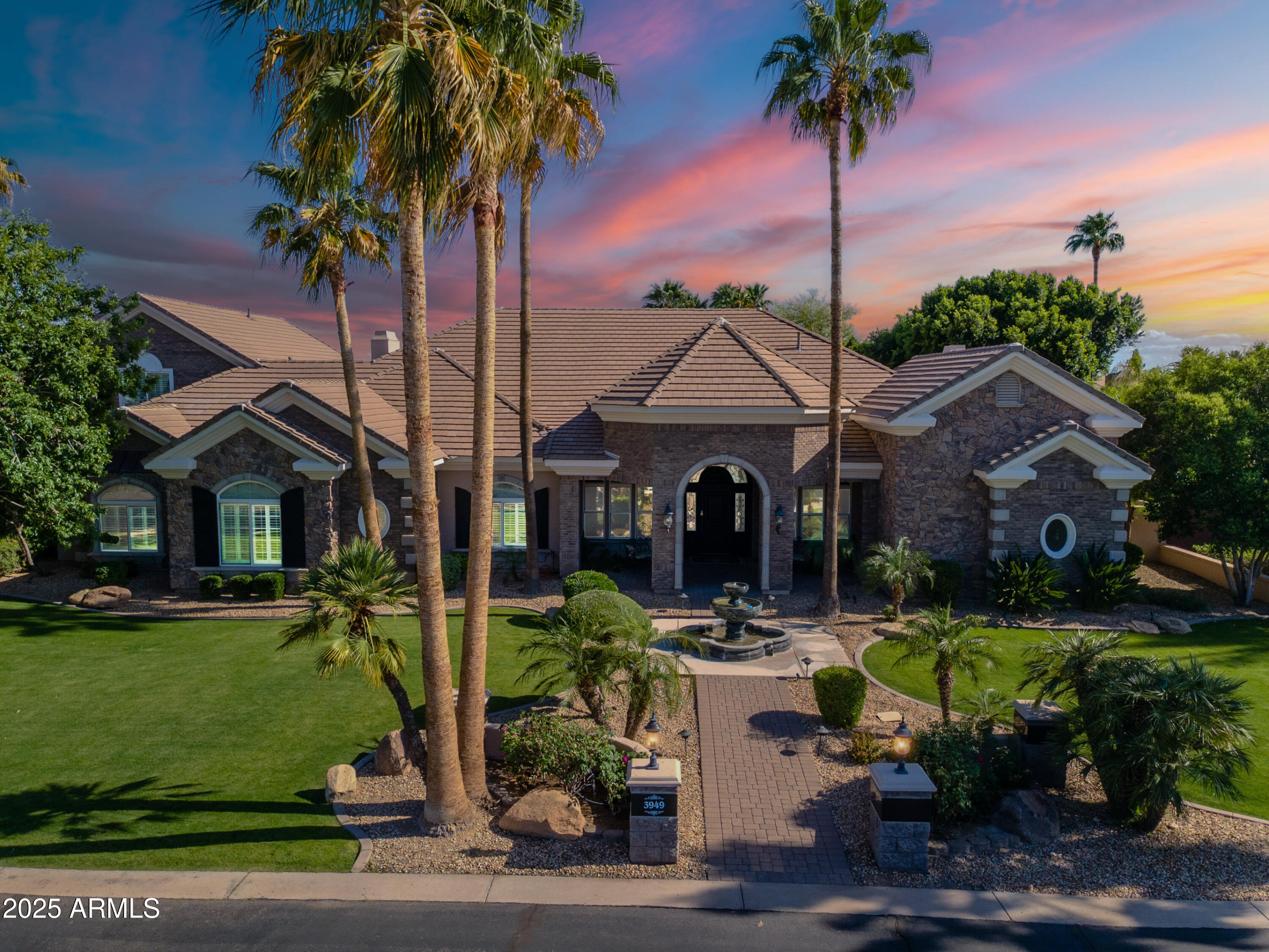 3949 E NORCROFT Circle