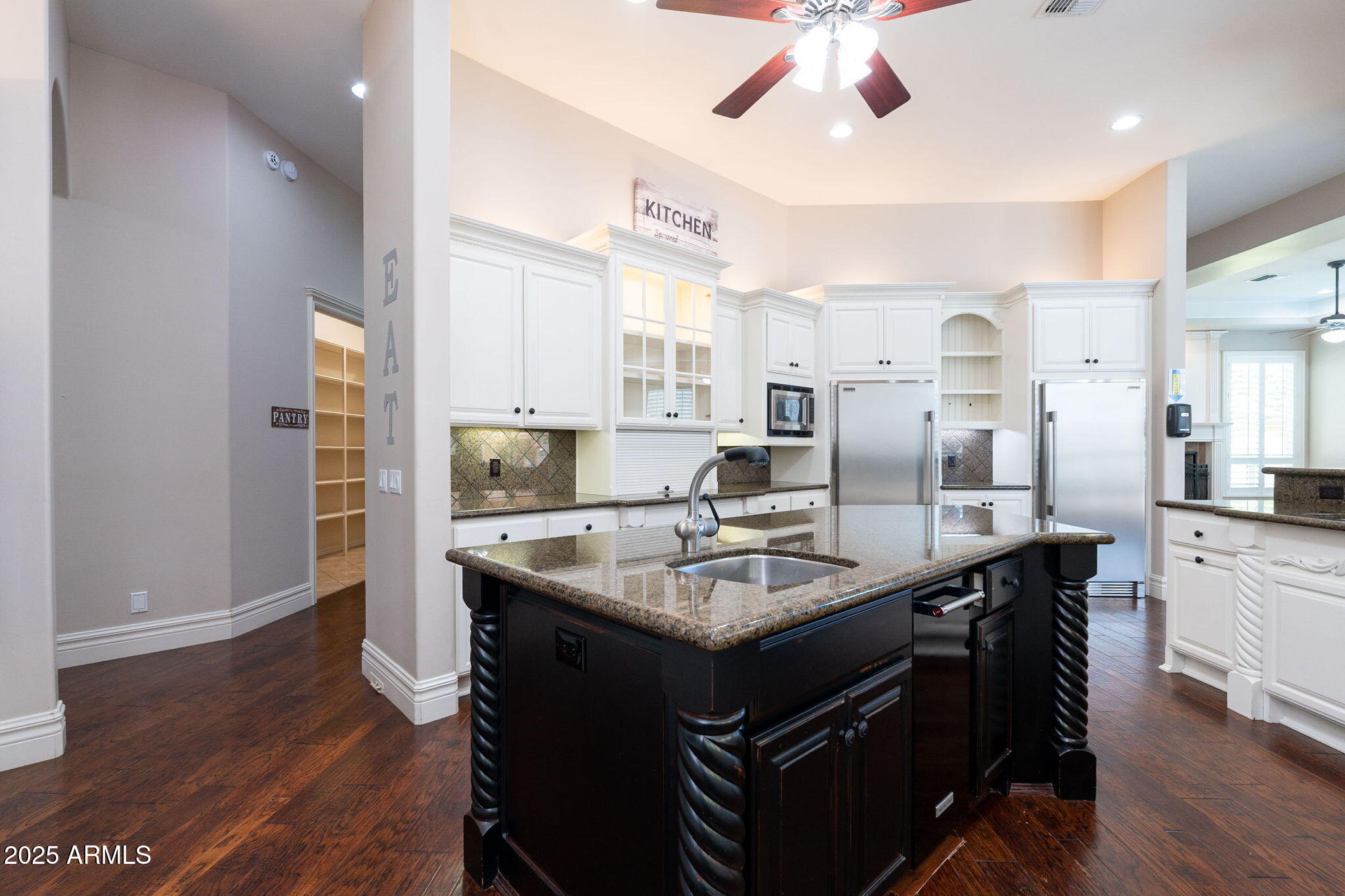 3949 E NORCROFT Circle