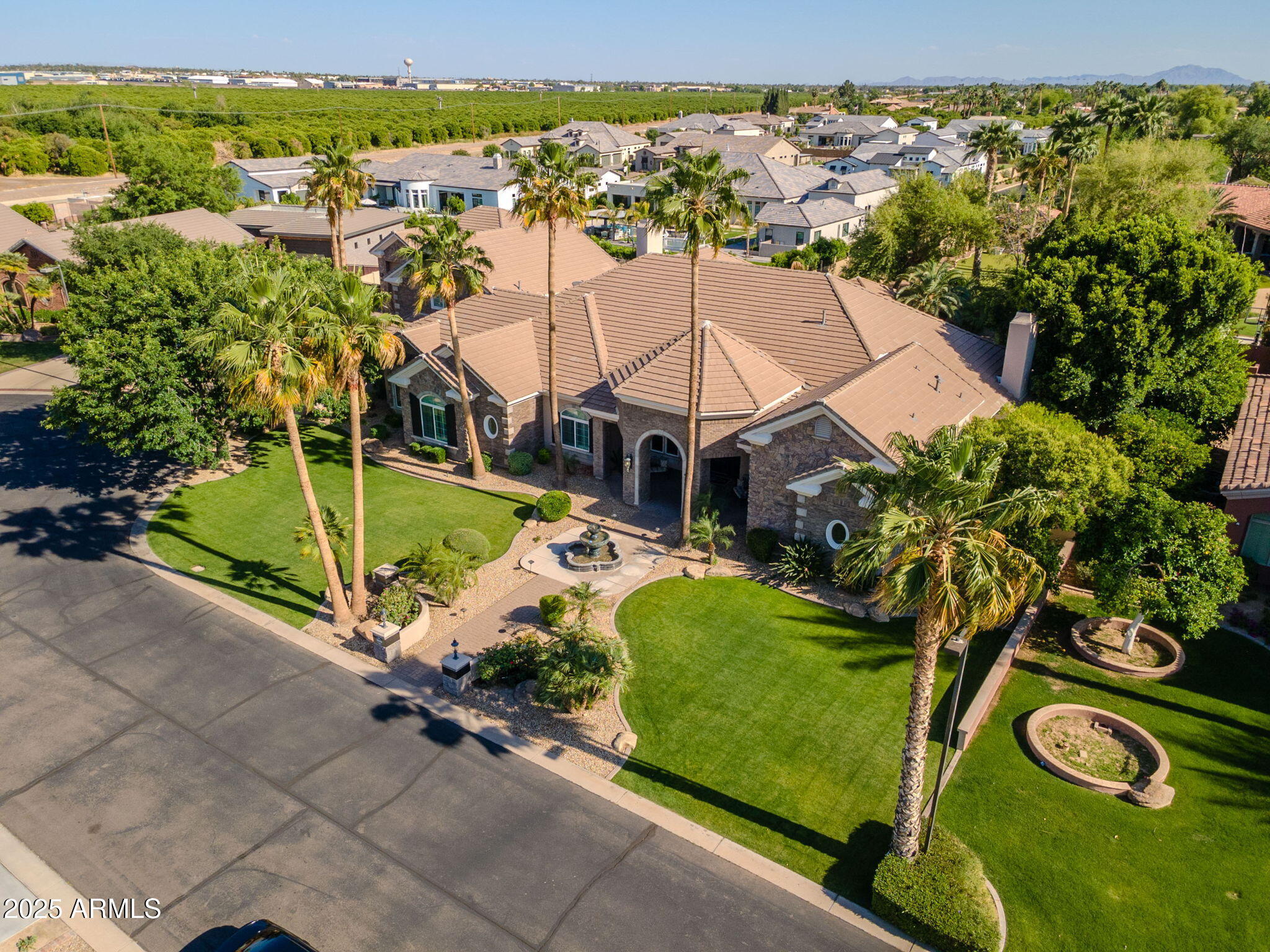 3949 E NORCROFT Circle