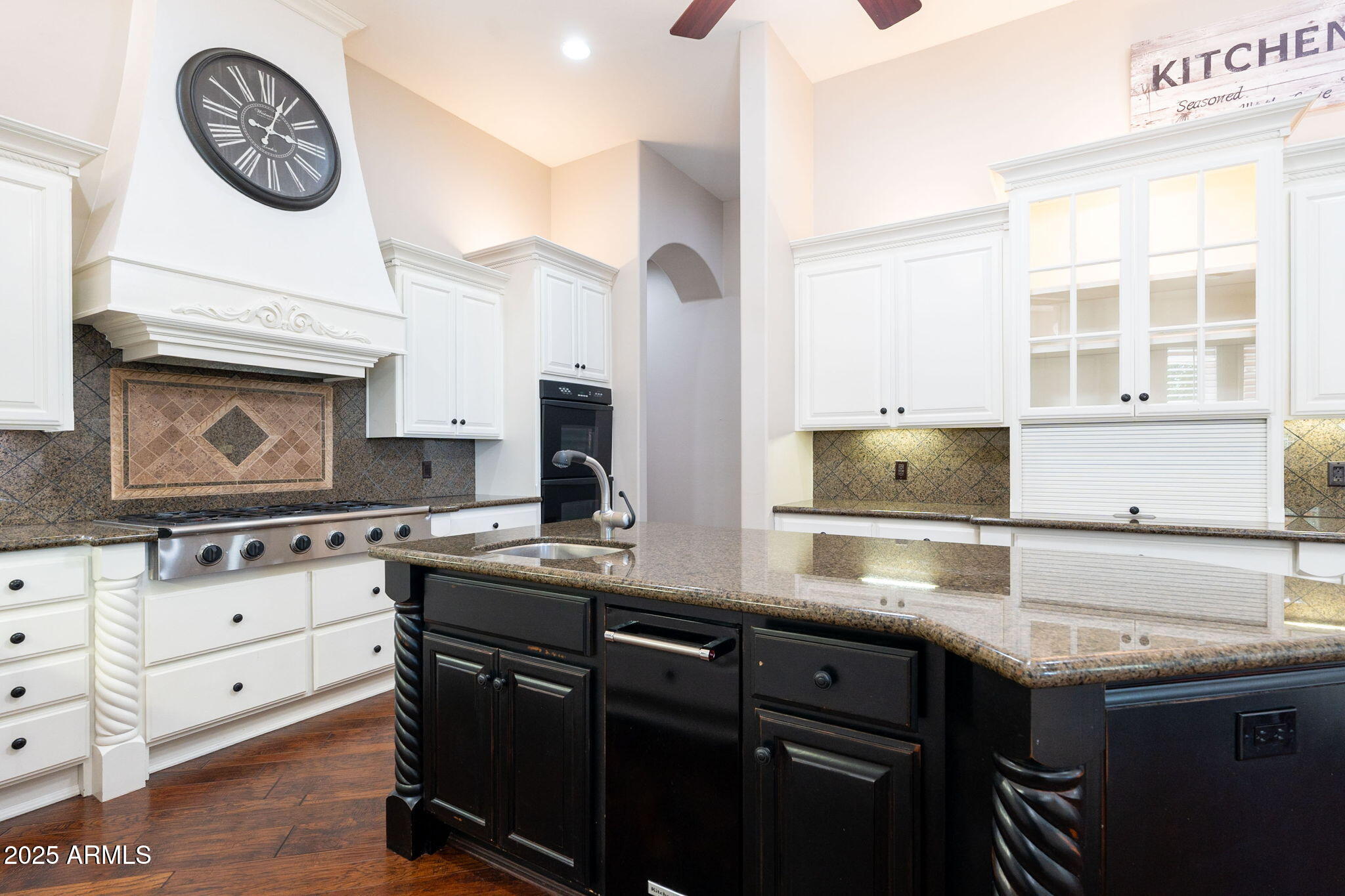 3949 E NORCROFT Circle