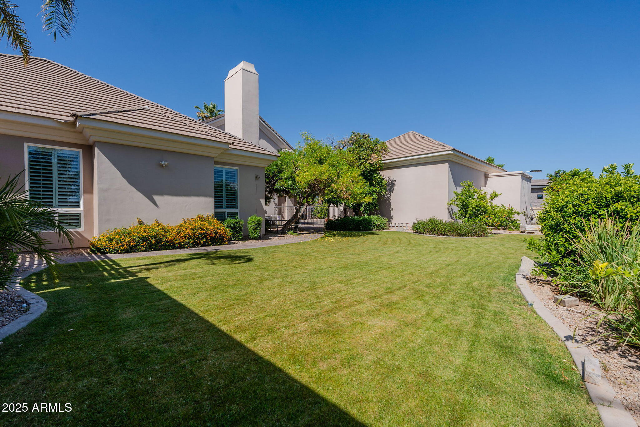 3949 E NORCROFT Circle