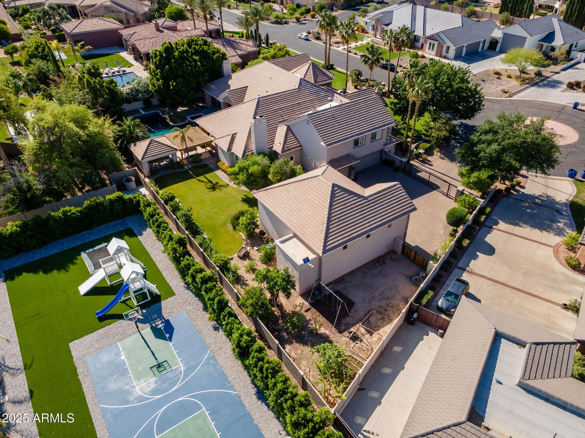 3949 E NORCROFT Circle