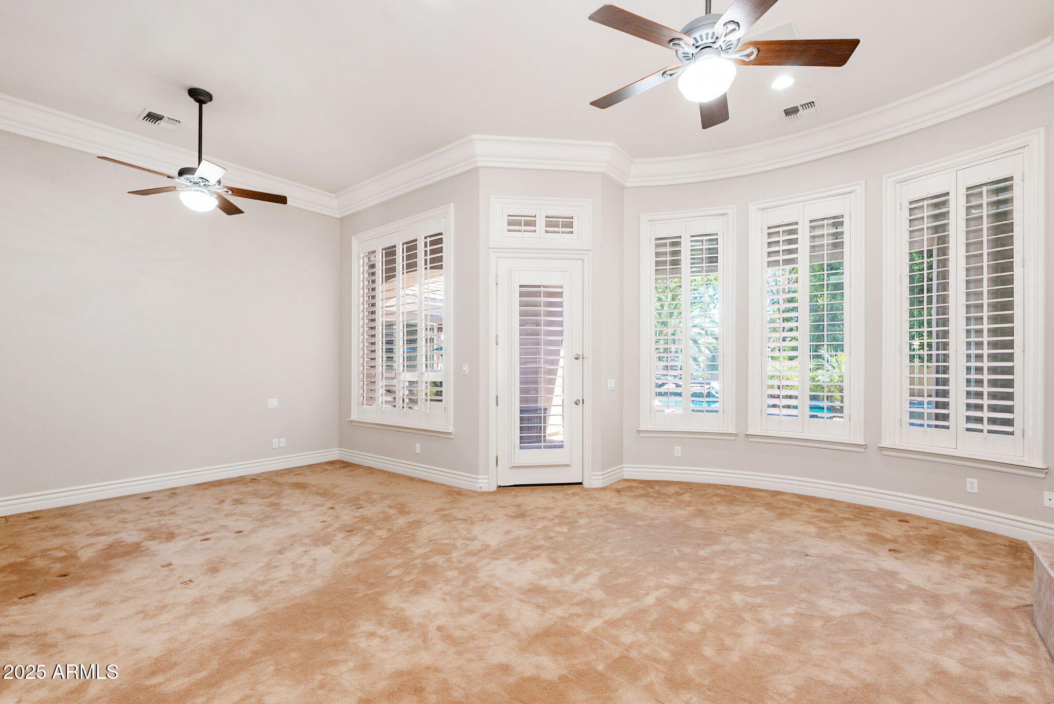 3949 E NORCROFT Circle