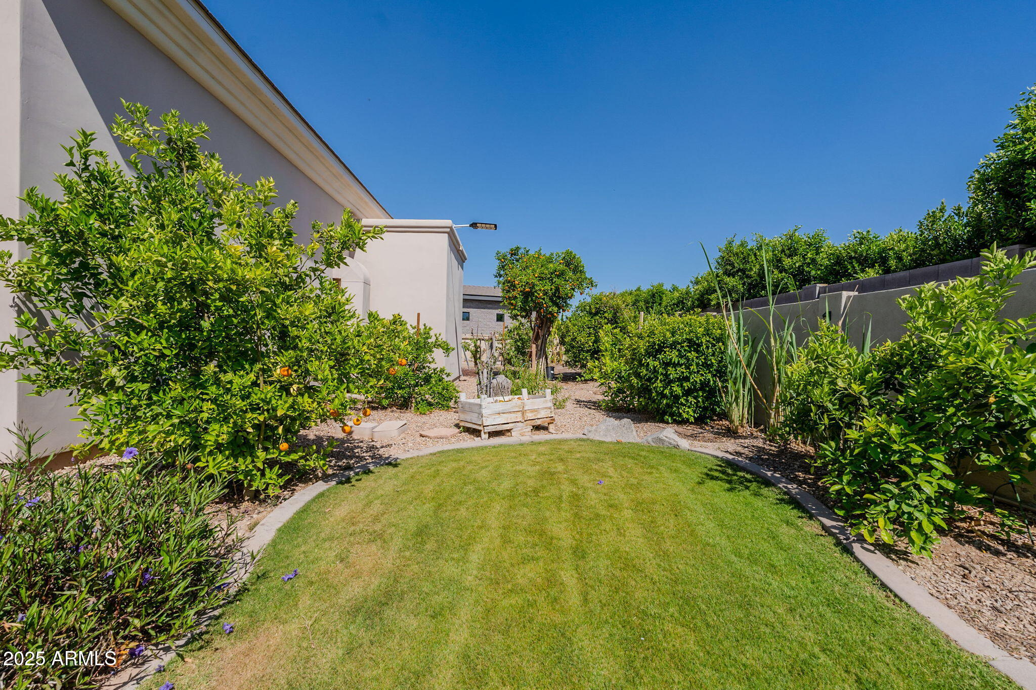 3949 E NORCROFT Circle