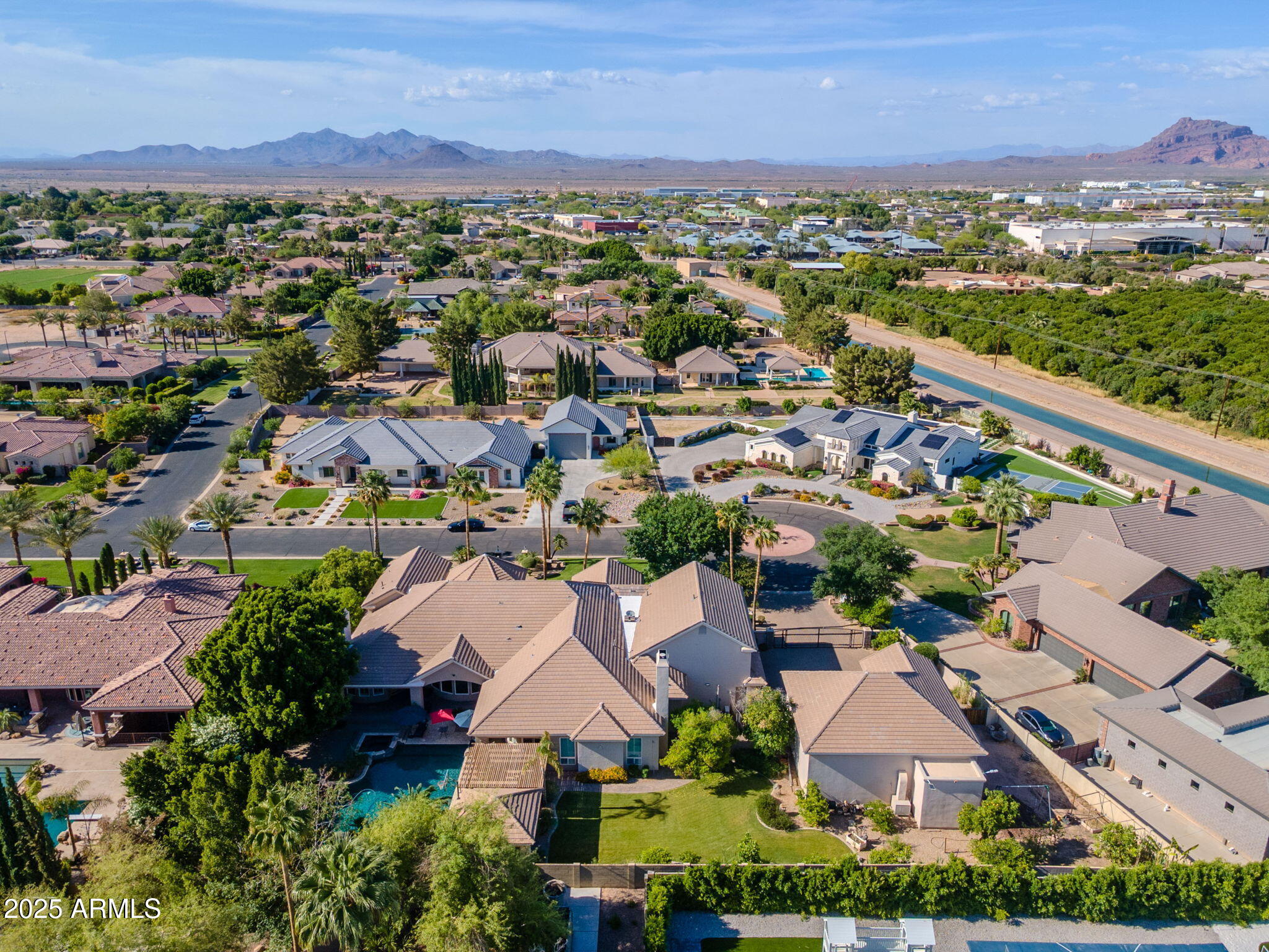 3949 E NORCROFT Circle