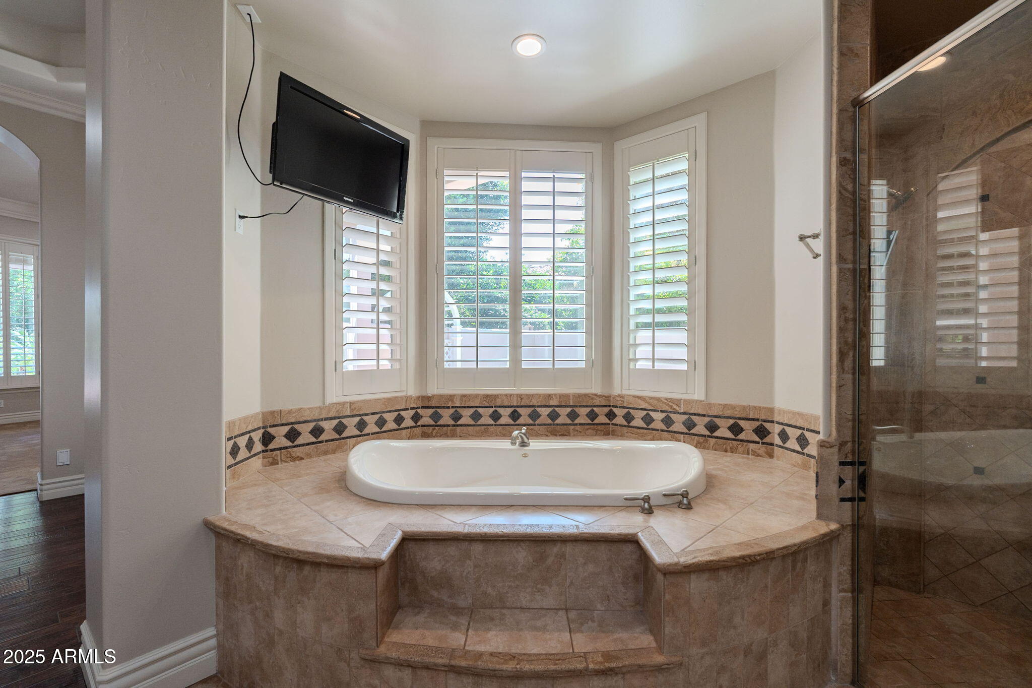 3949 E NORCROFT Circle