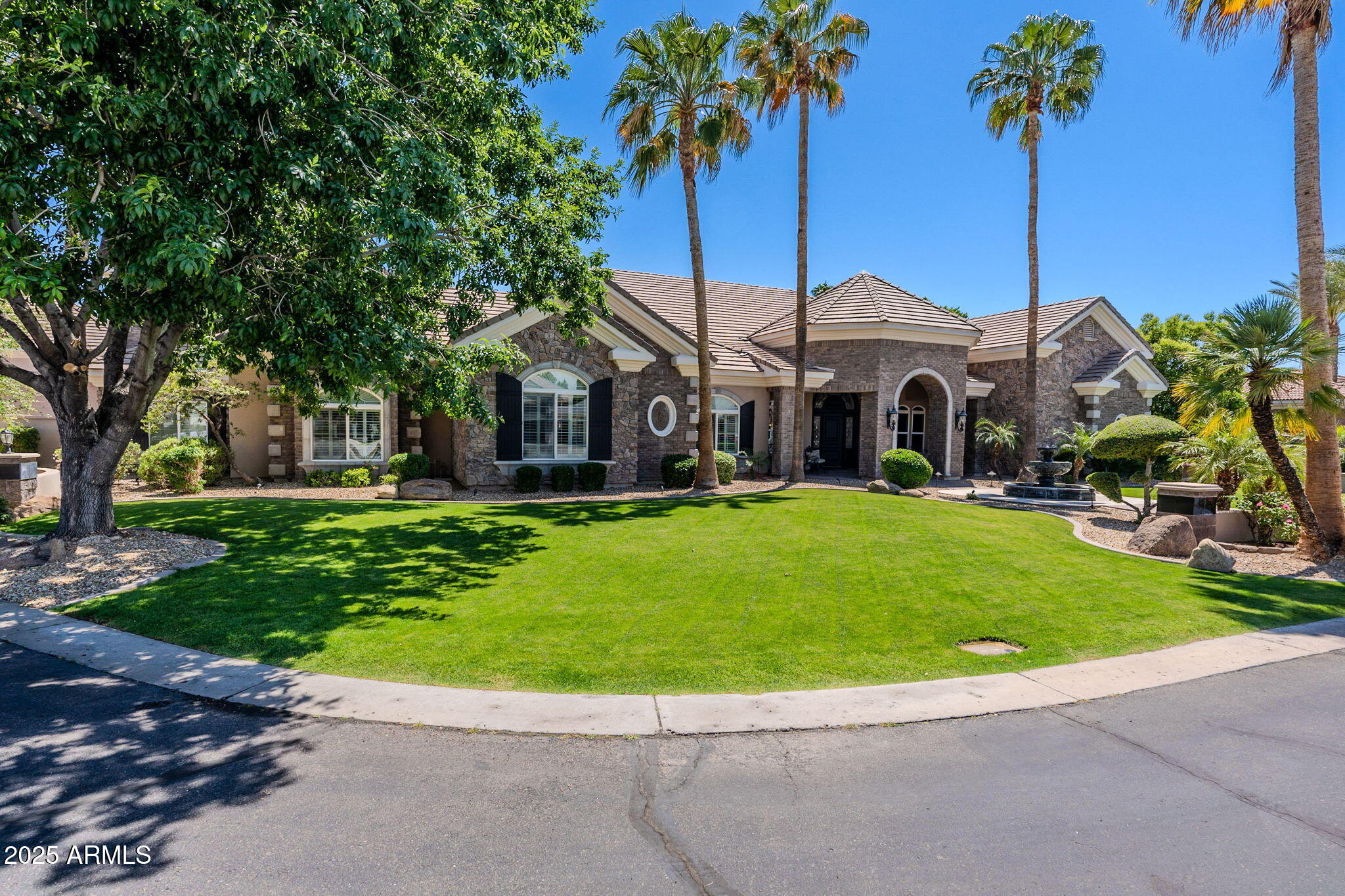 3949 E NORCROFT Circle