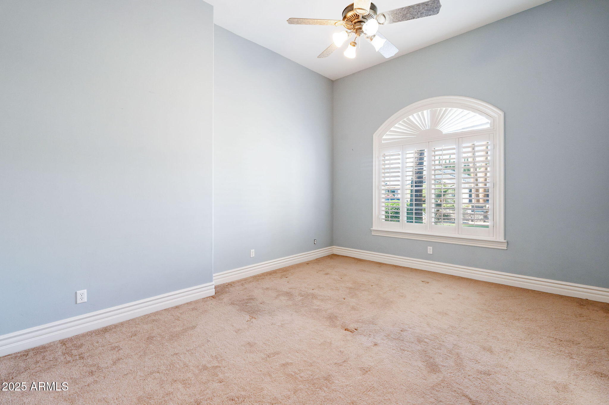 3949 E NORCROFT Circle