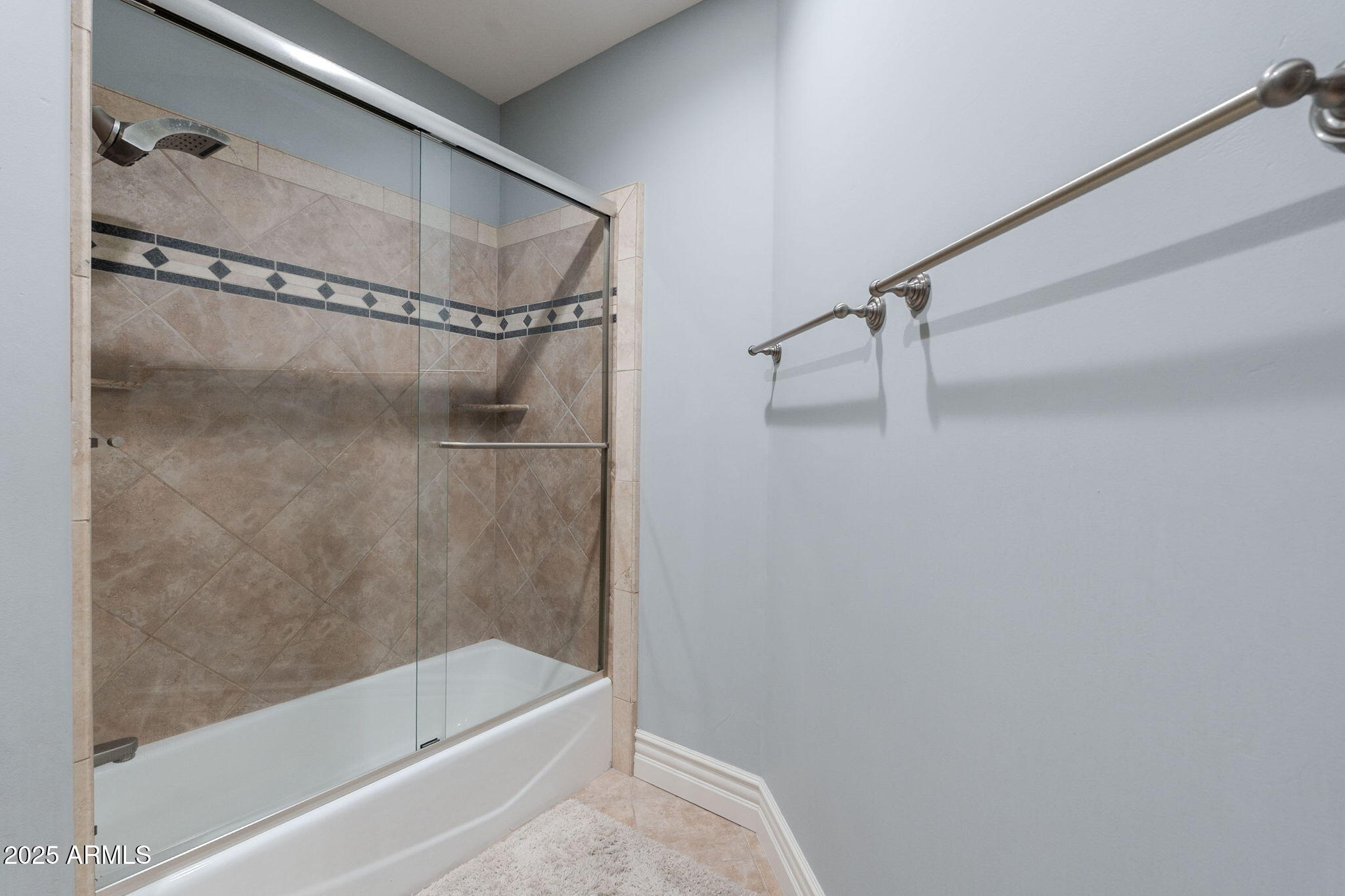 3949 E NORCROFT Circle