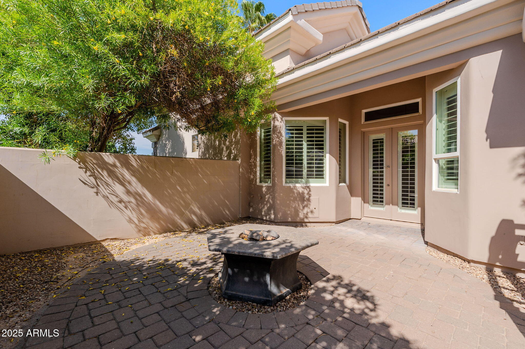 3949 E NORCROFT Circle