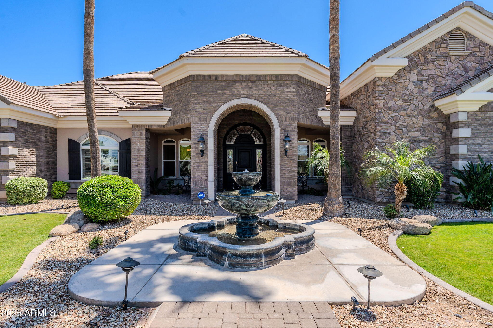 3949 E NORCROFT Circle