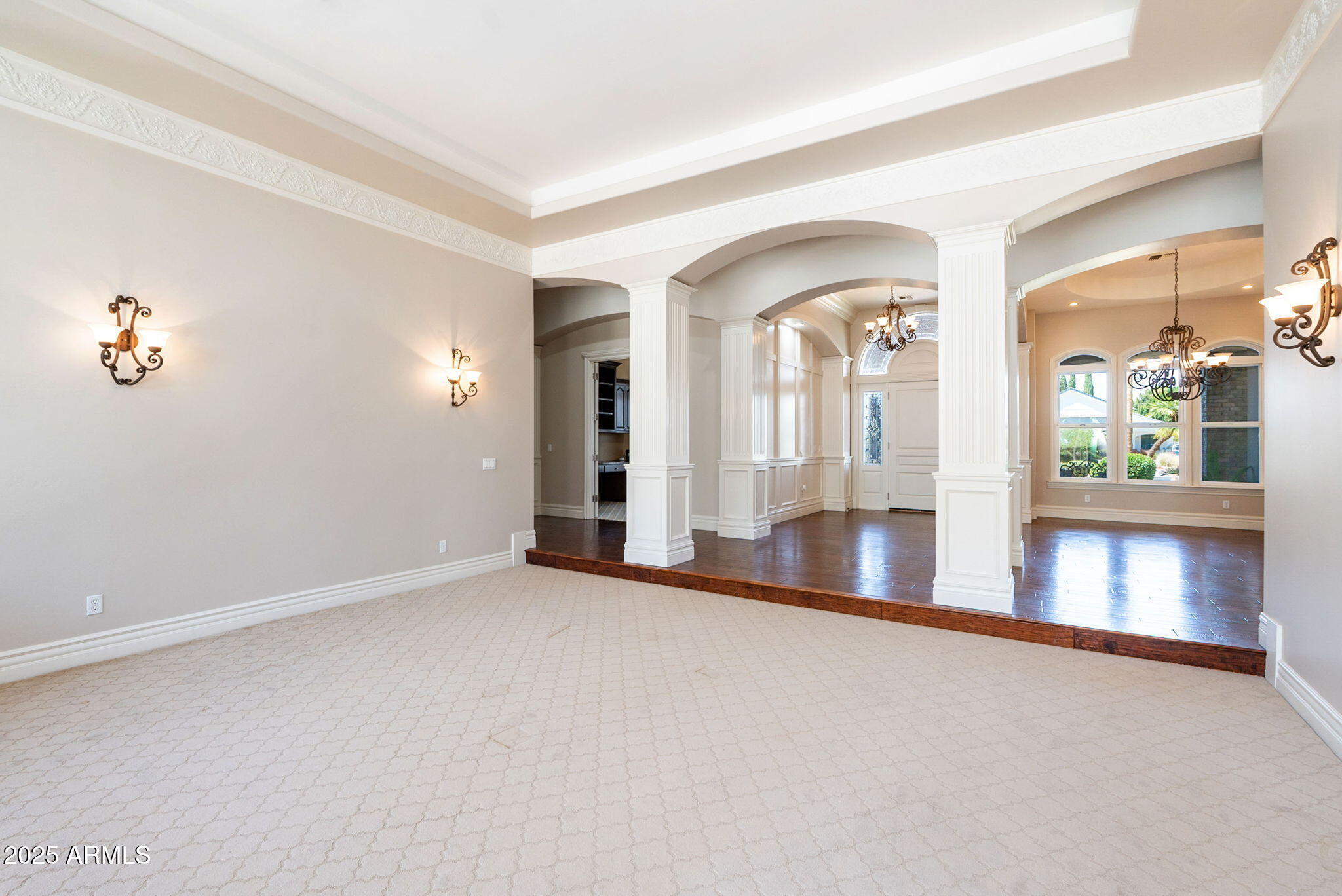 3949 E NORCROFT Circle