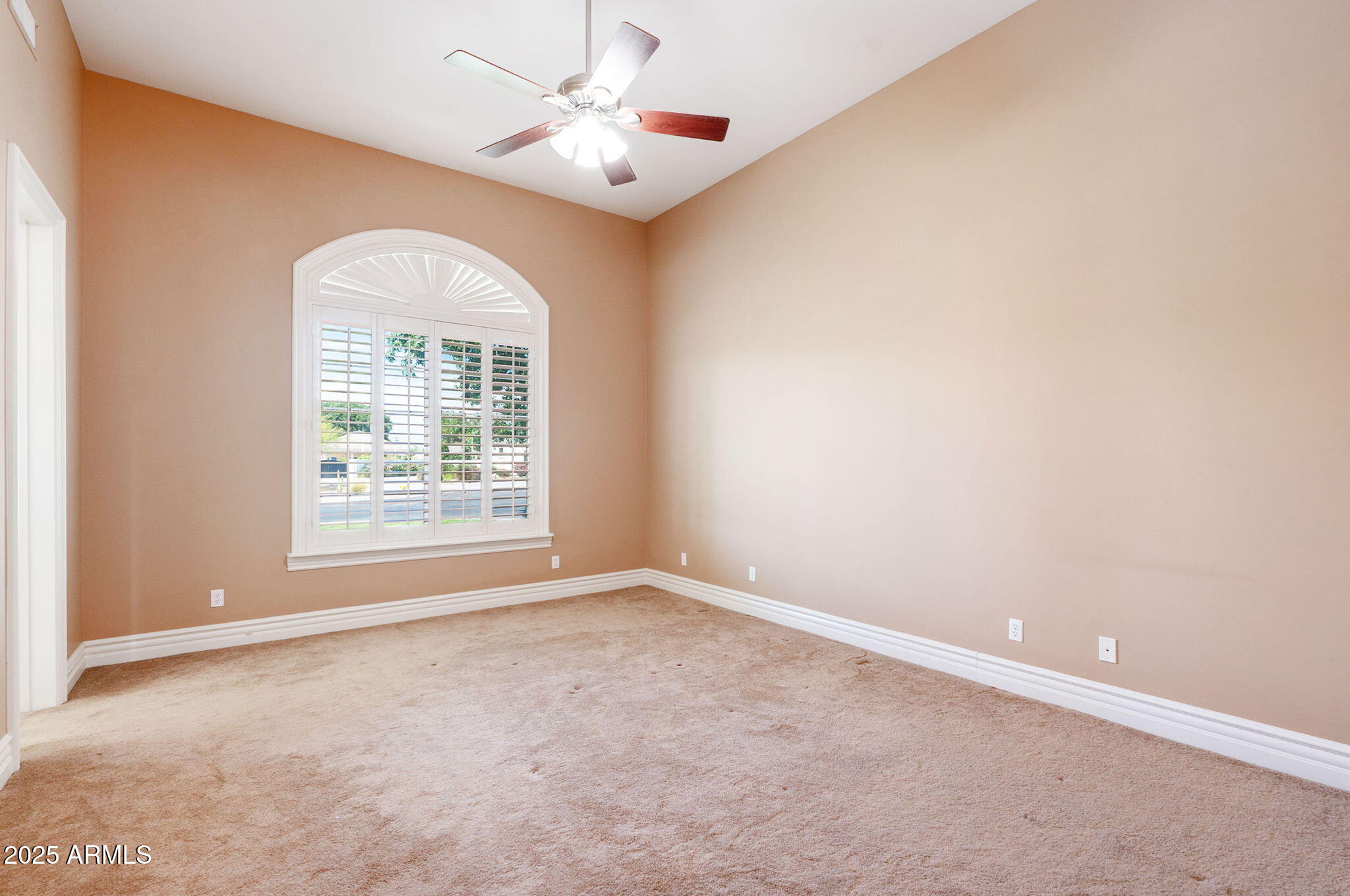 3949 E NORCROFT Circle