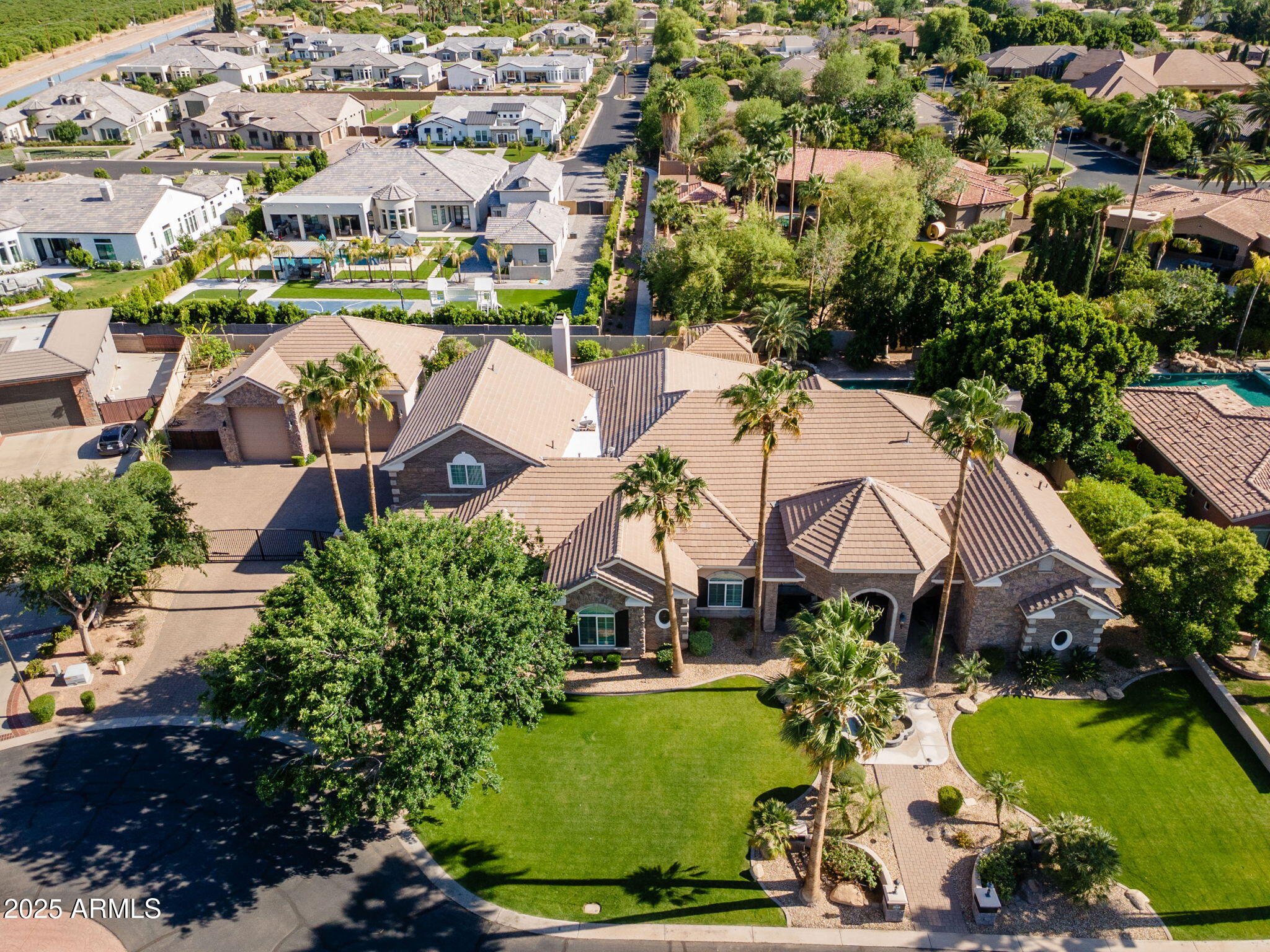 3949 E NORCROFT Circle