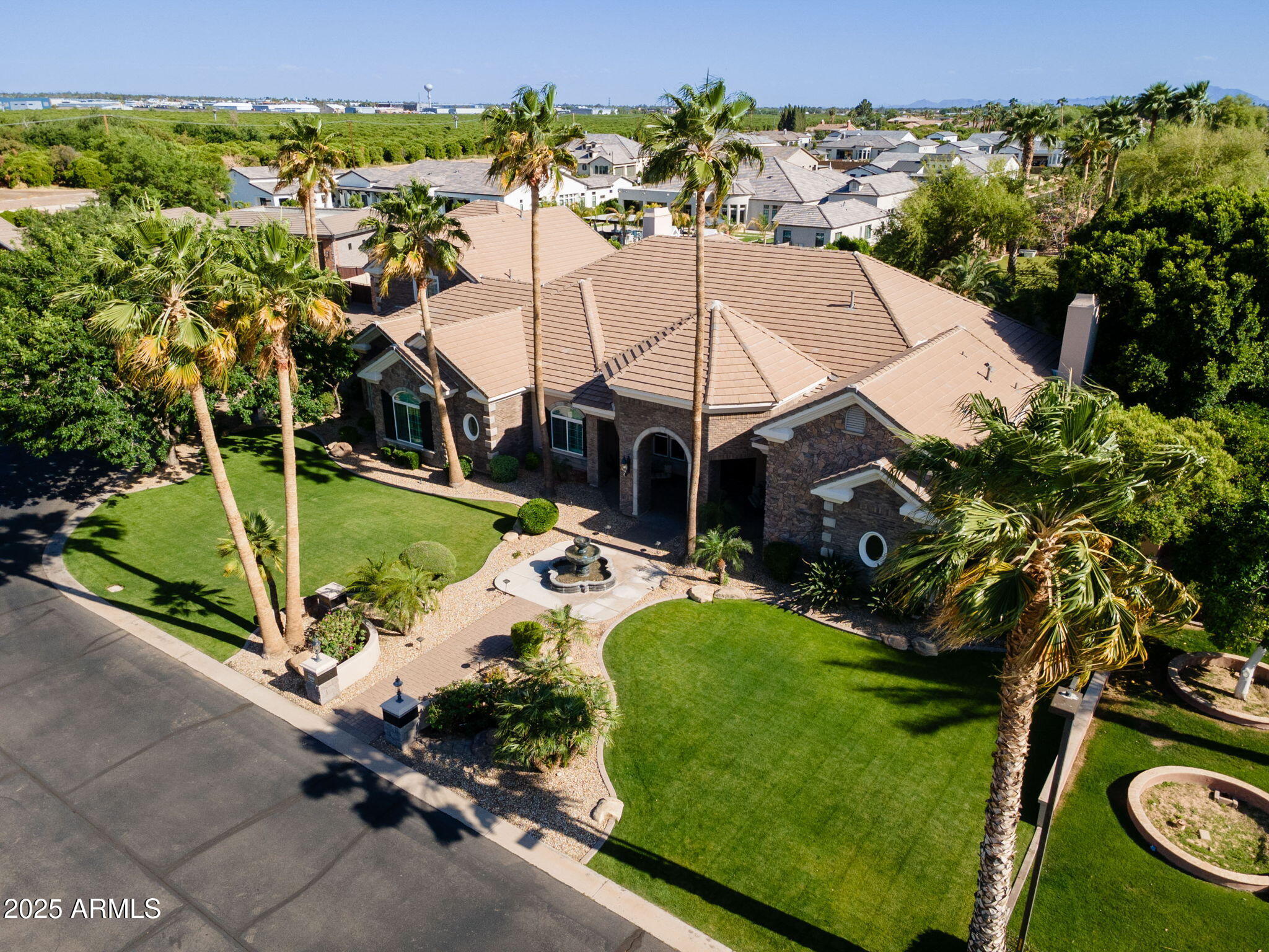 3949 E NORCROFT Circle