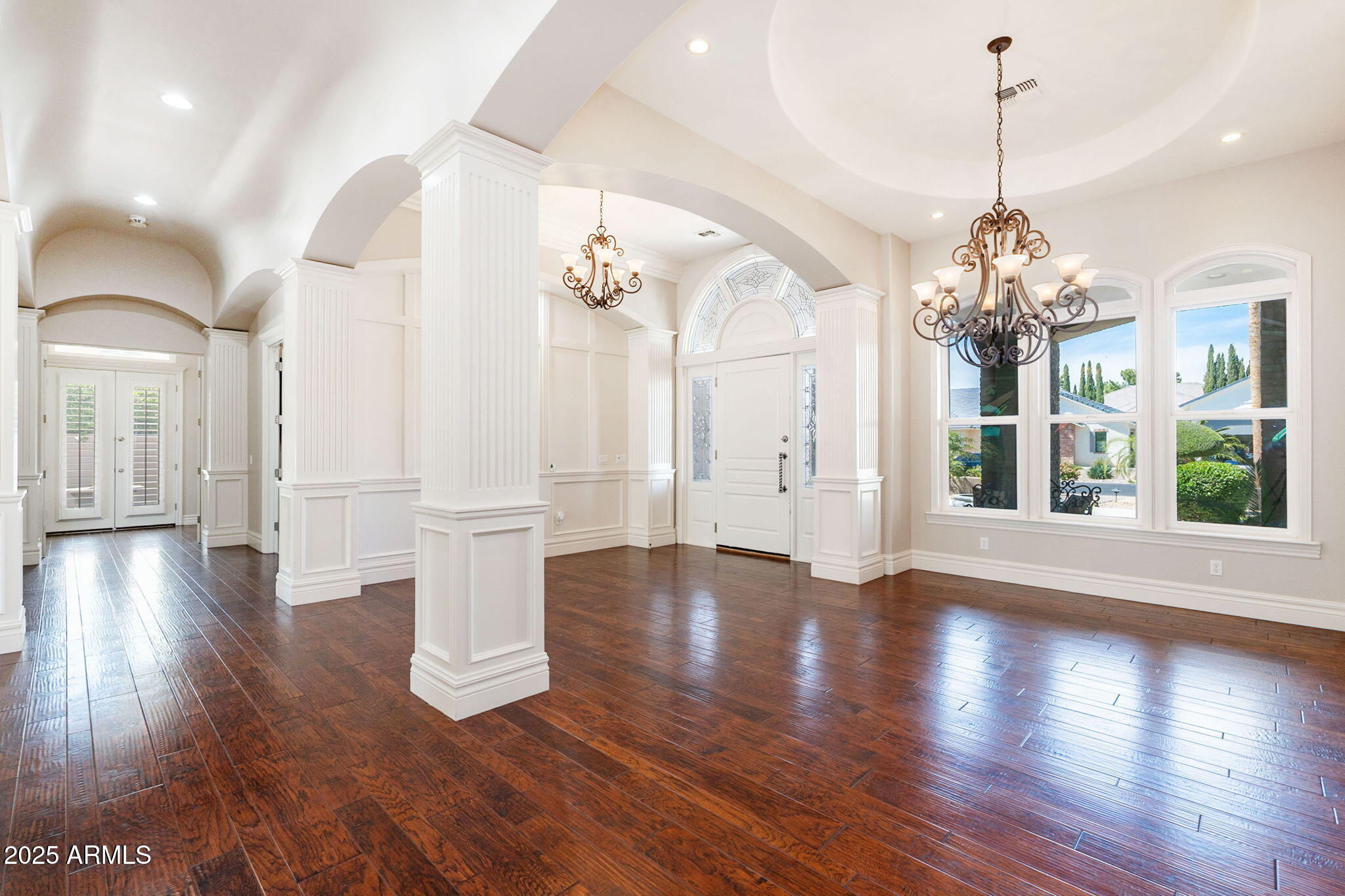 3949 E NORCROFT Circle