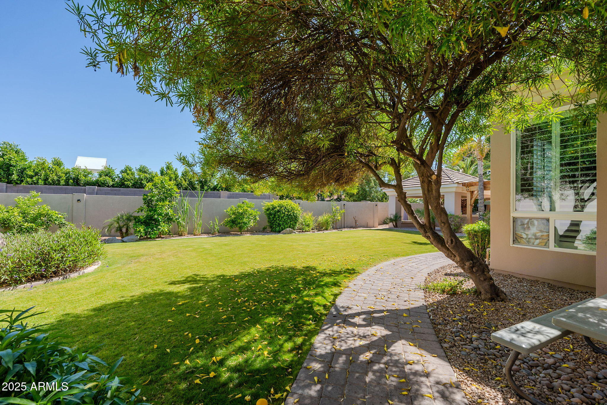 3949 E NORCROFT Circle