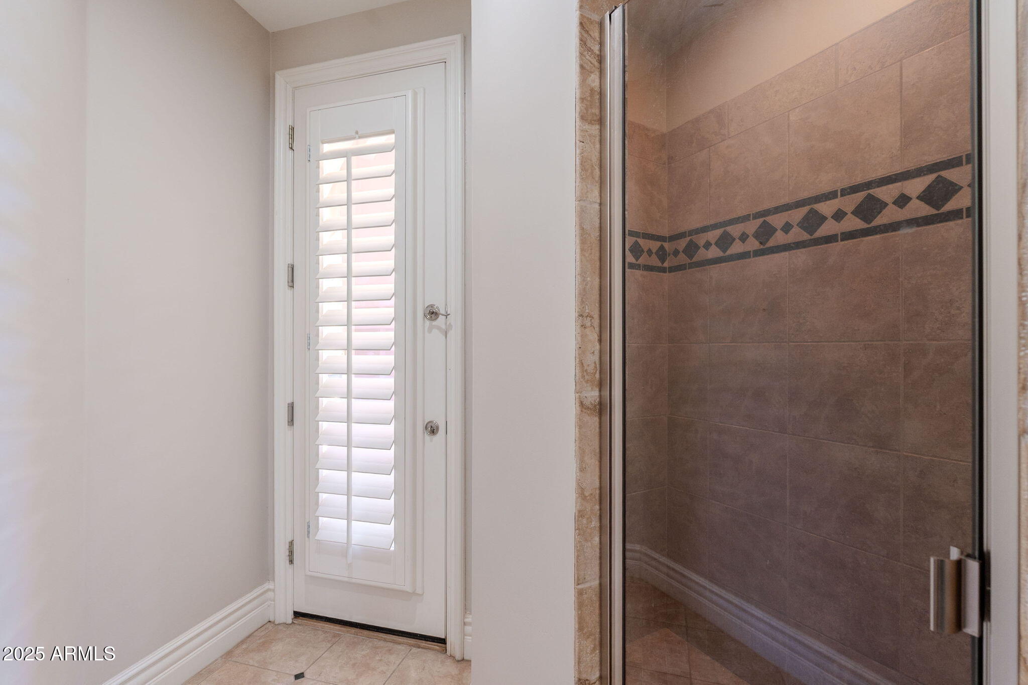 3949 E NORCROFT Circle