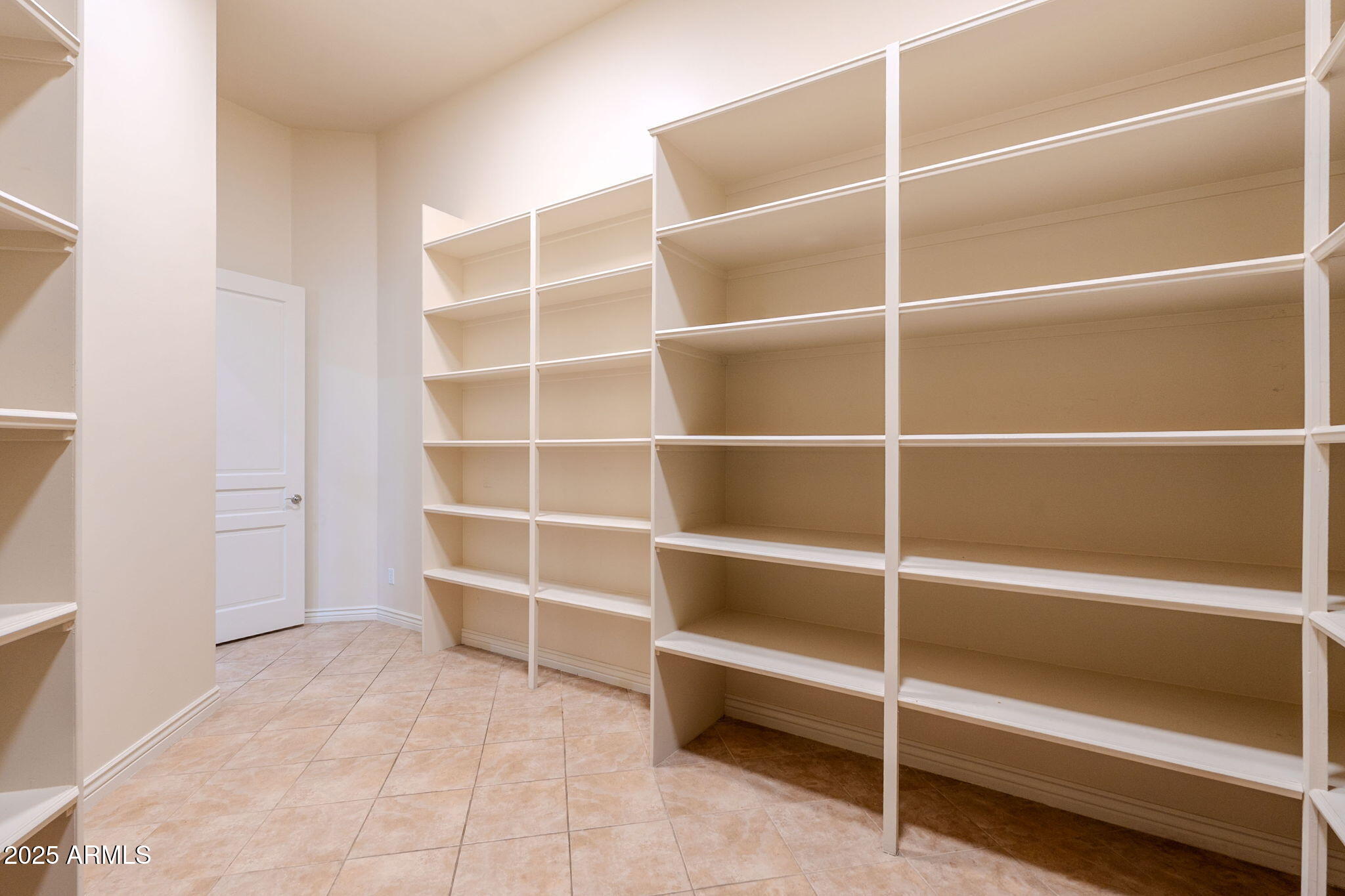 3949 E NORCROFT Circle