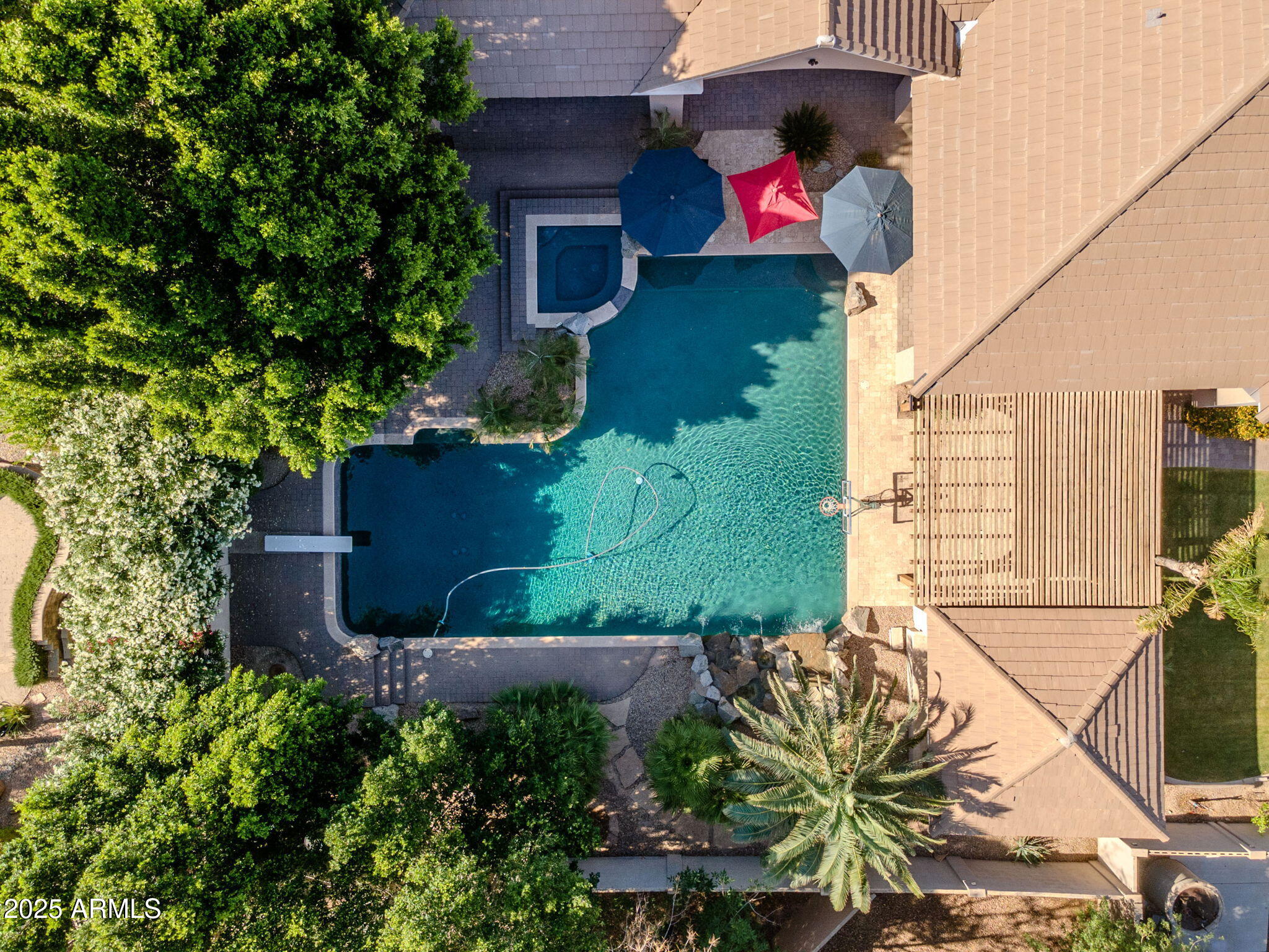 3949 E NORCROFT Circle