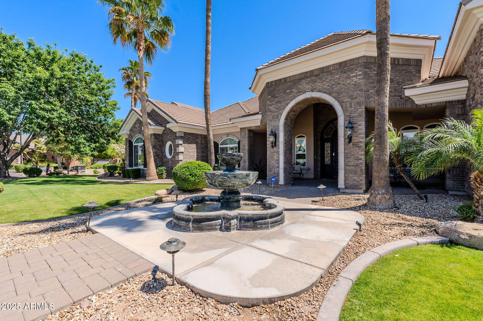 3949 E NORCROFT Circle