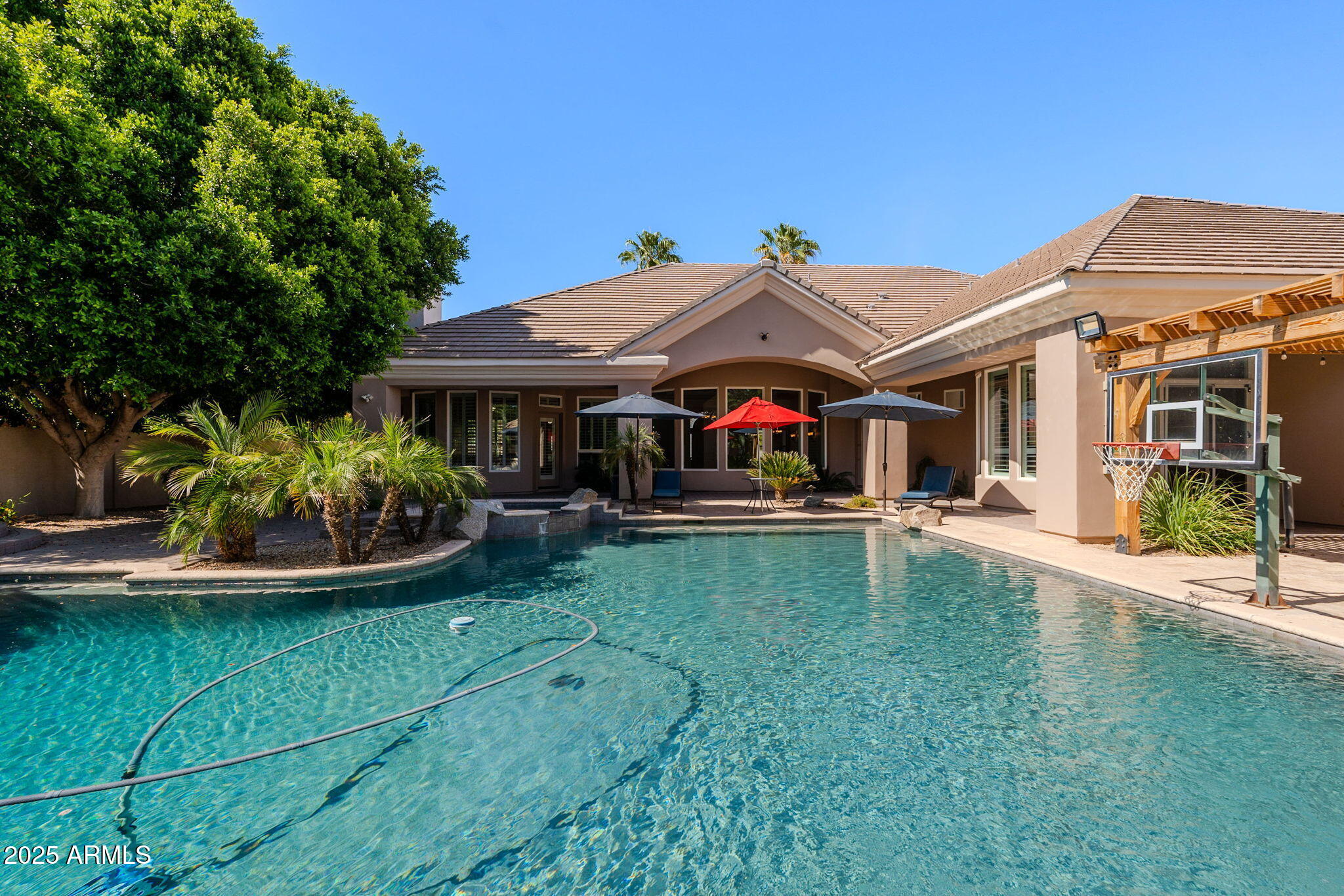 3949 E NORCROFT Circle