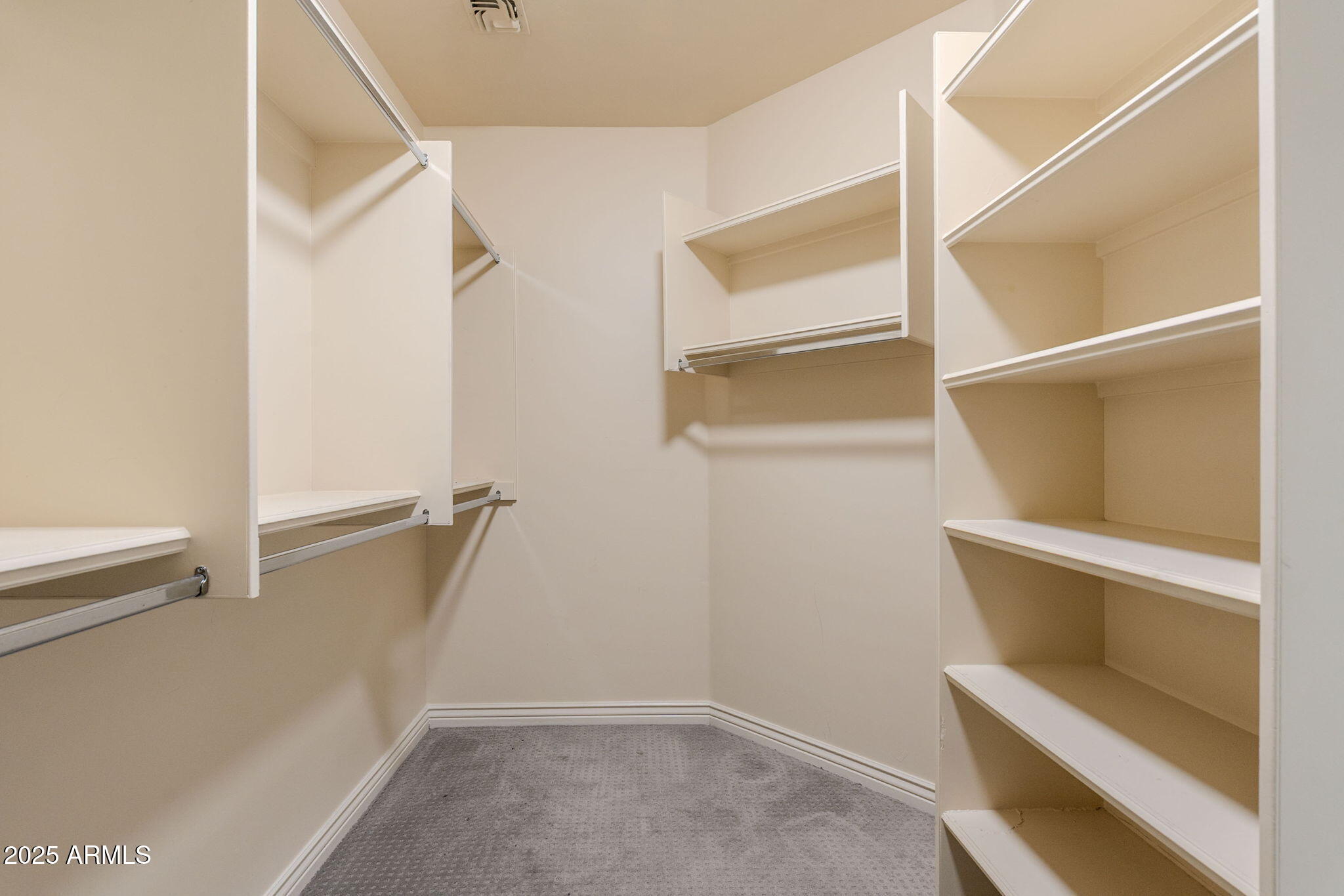 3949 E NORCROFT Circle