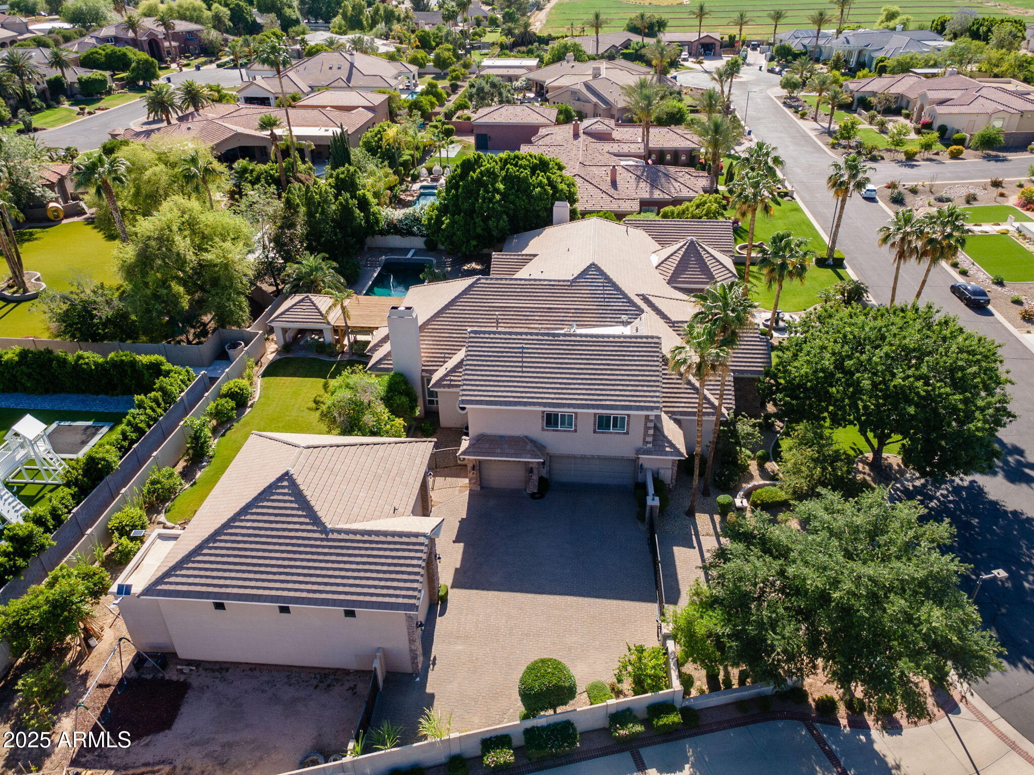 3949 E NORCROFT Circle