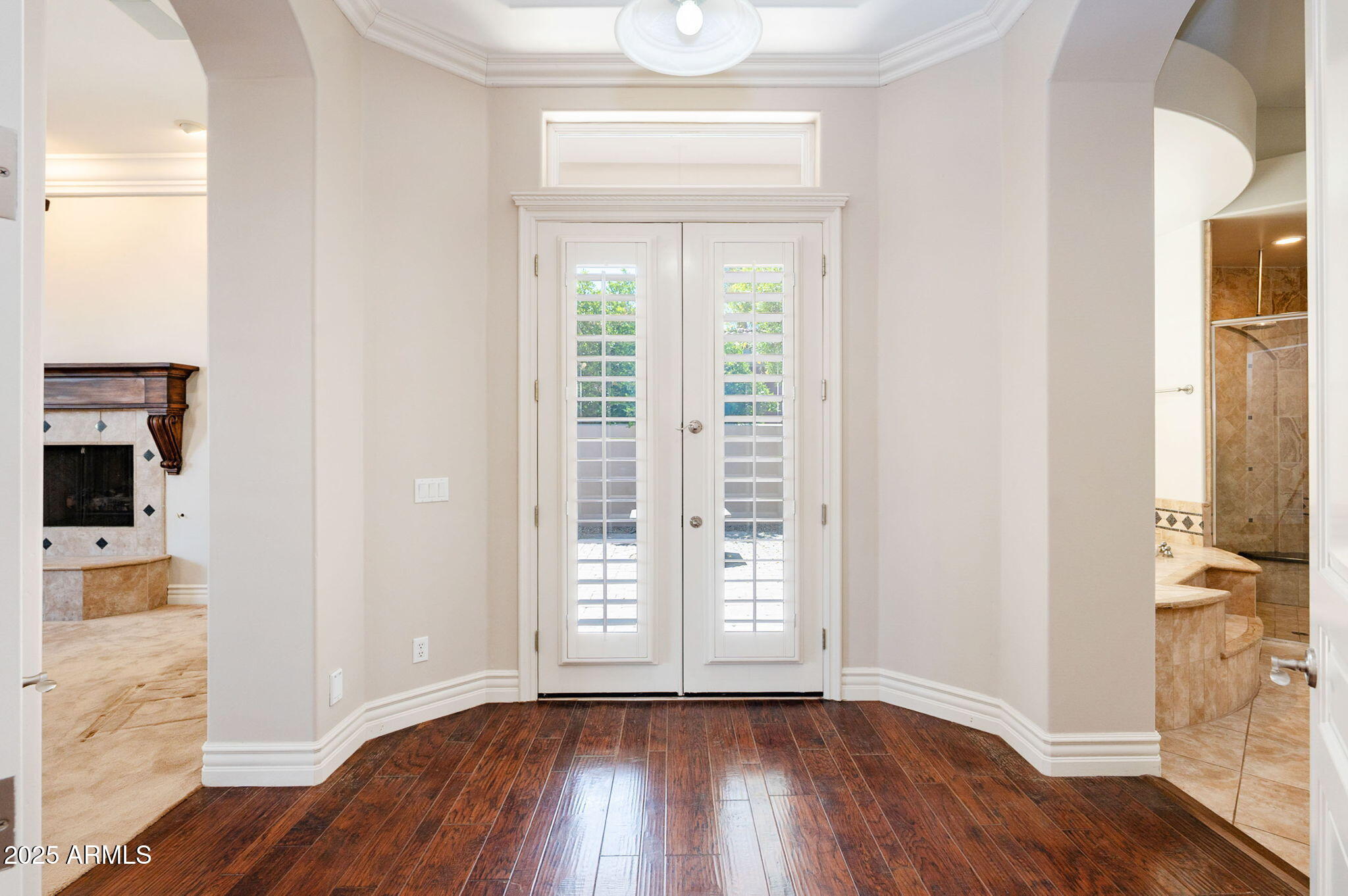 3949 E NORCROFT Circle