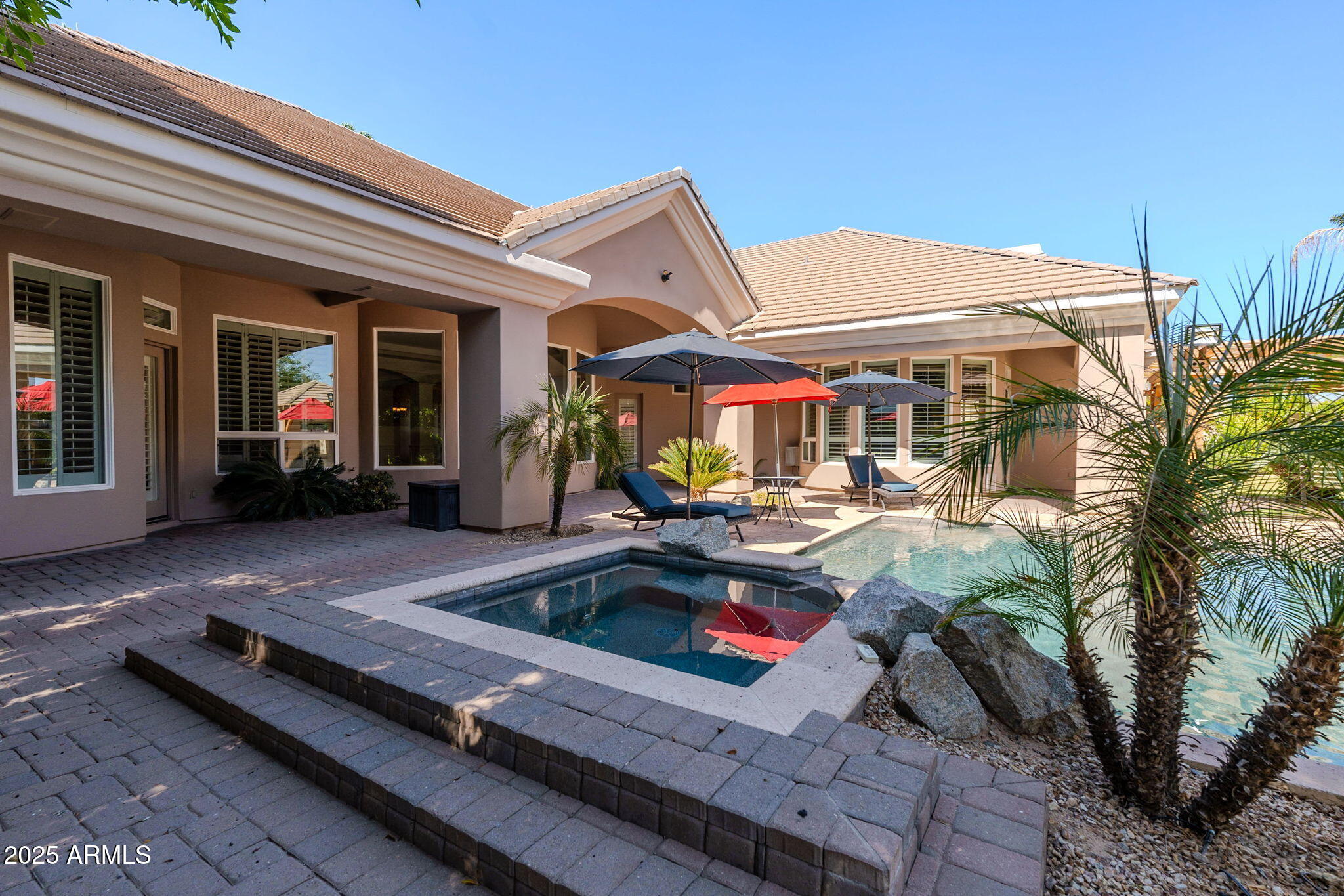 3949 E NORCROFT Circle