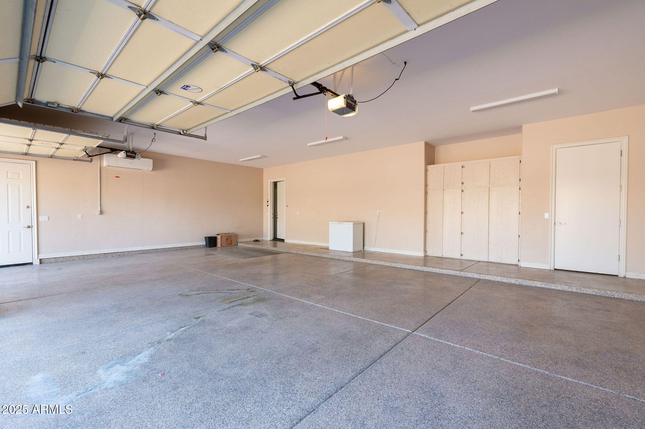 3949 E NORCROFT Circle