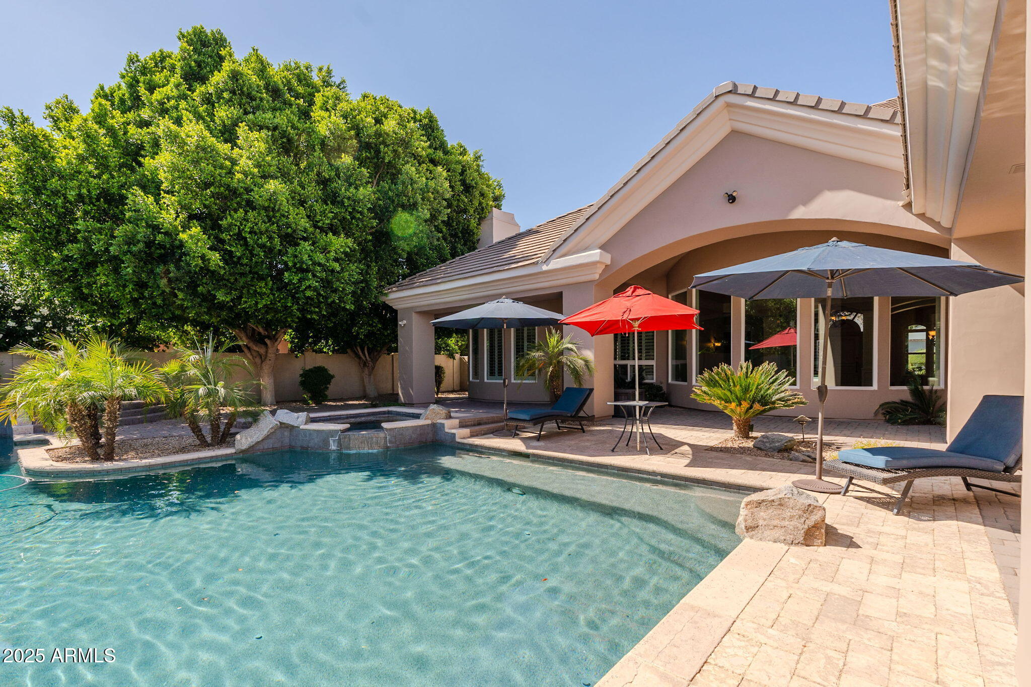 3949 E NORCROFT Circle