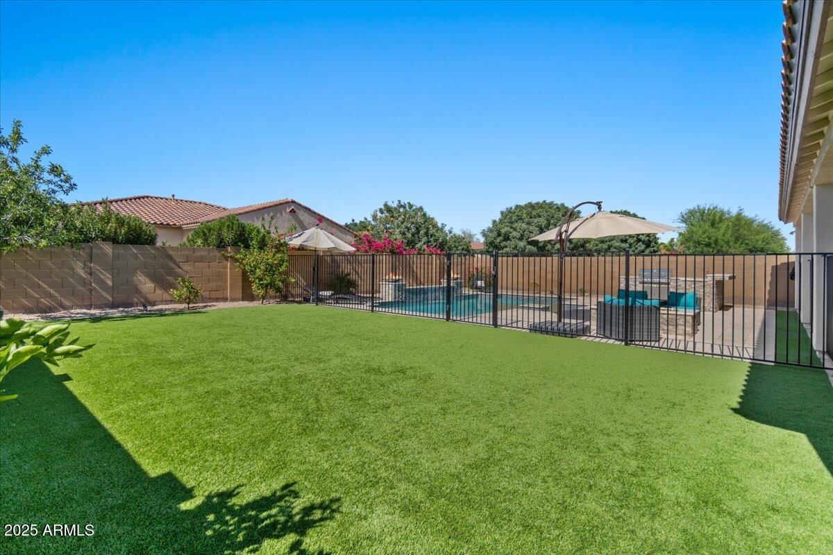 19718 E PEARTREE Lane