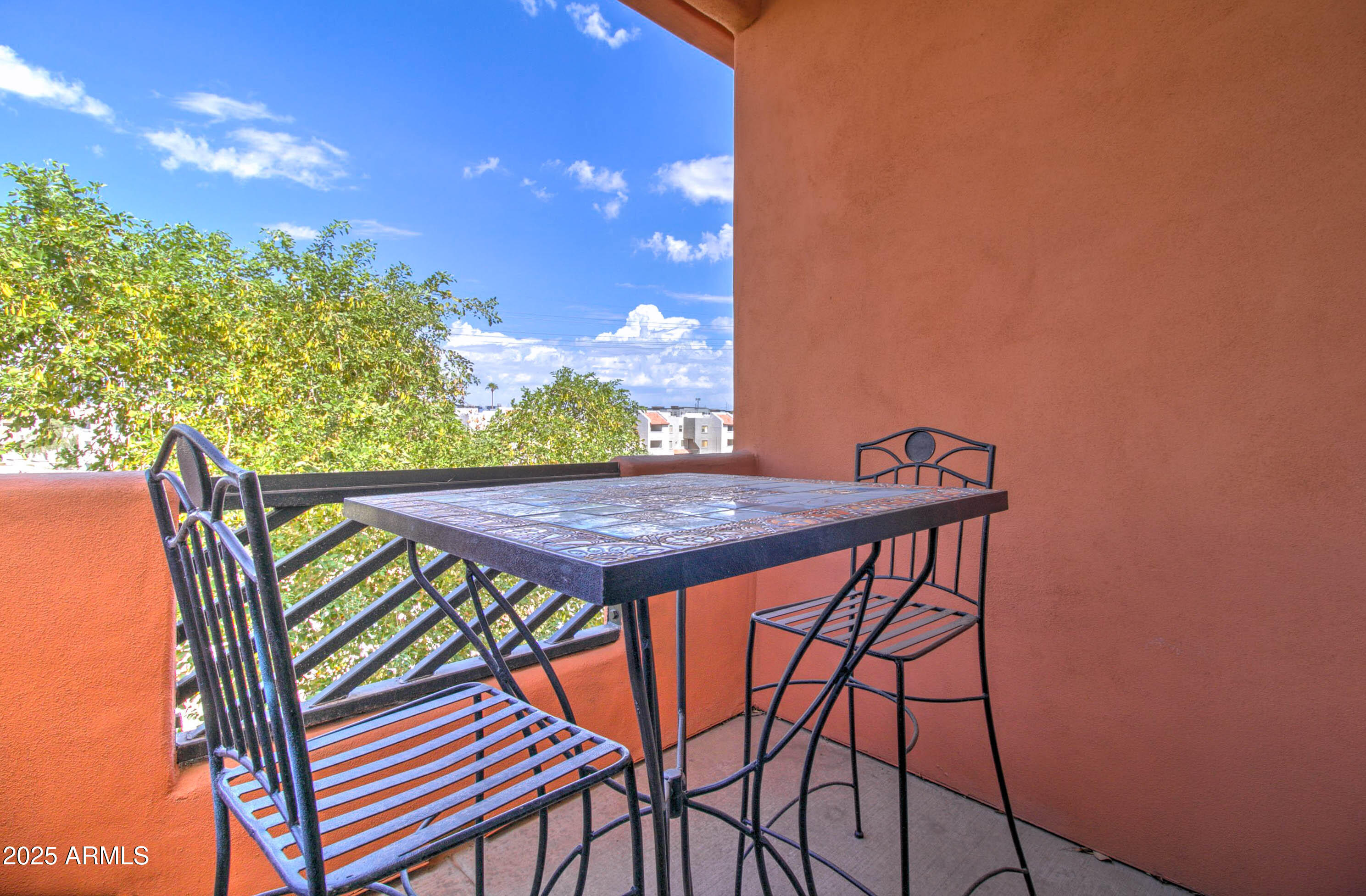 1005 E 8TH Street, 3015