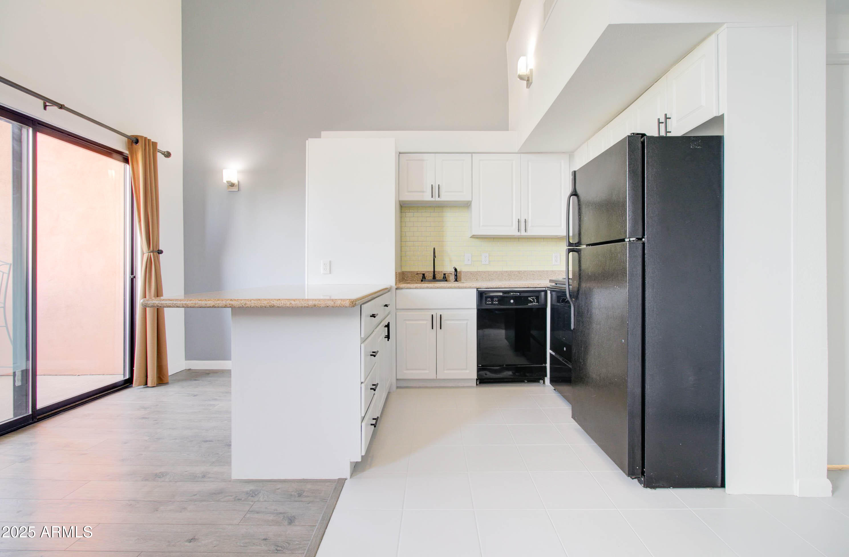 1005 E 8TH Street, 3015