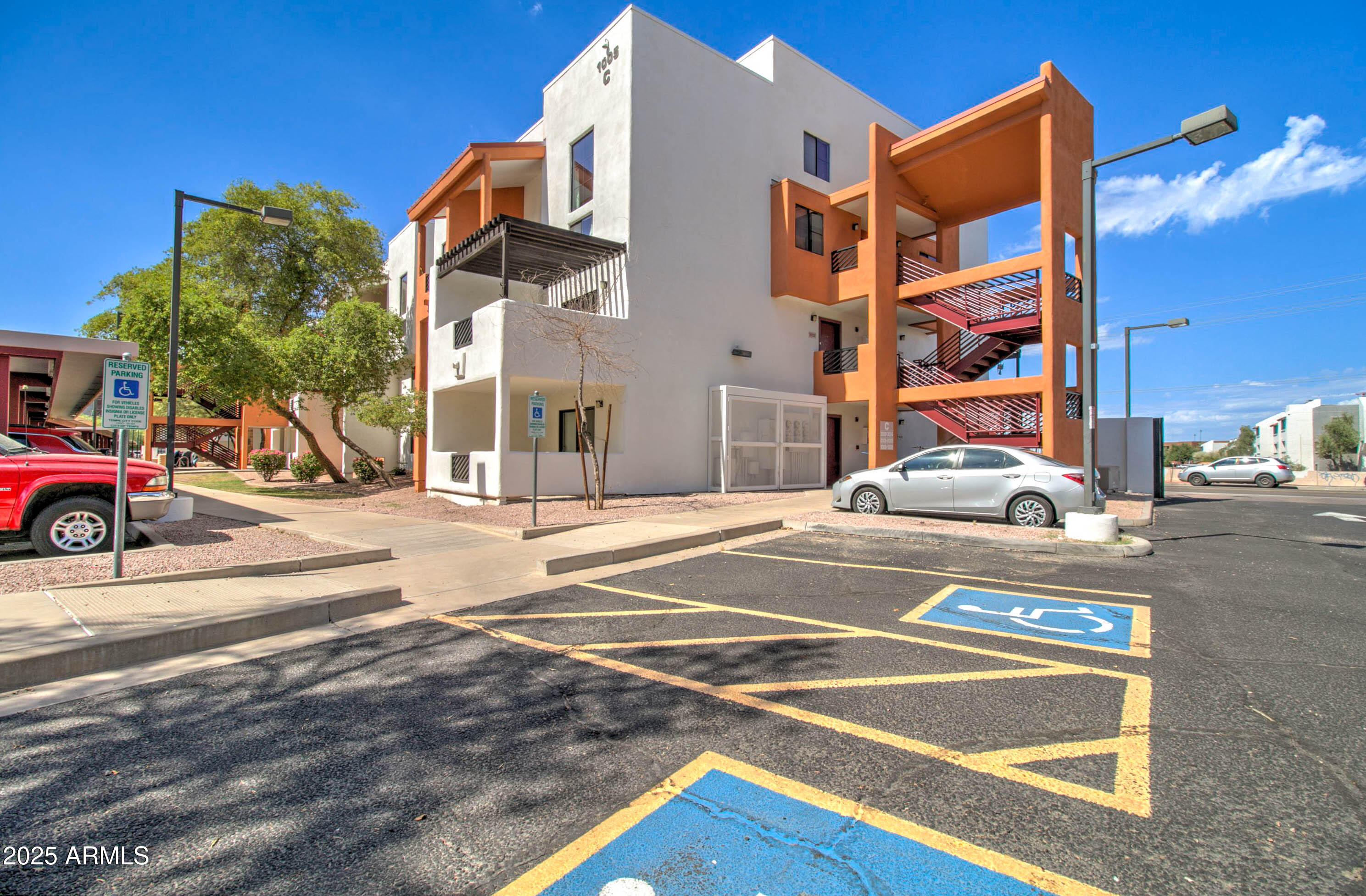 1005 E 8TH Street, 3015