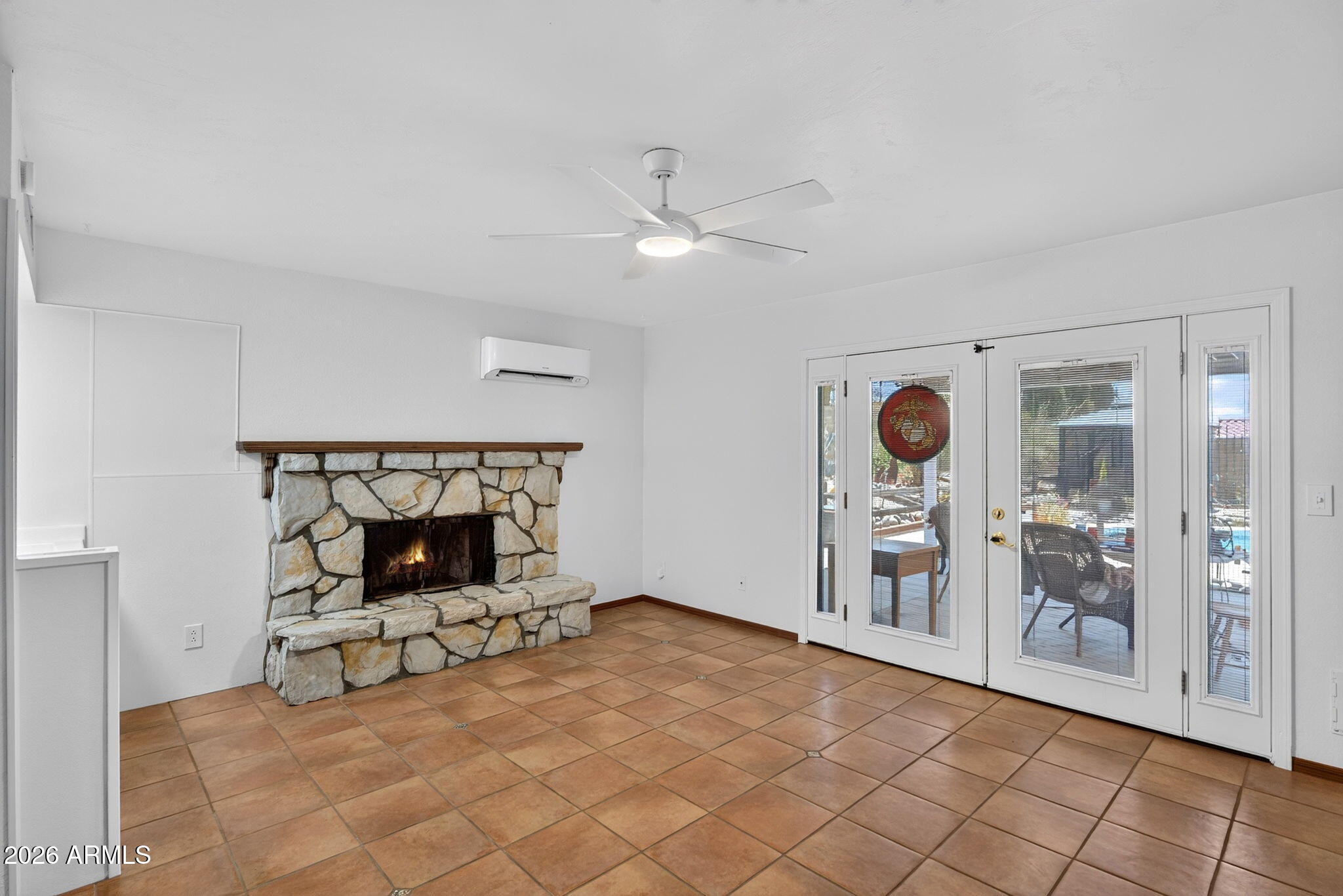 2119 E CROCUS Drive
