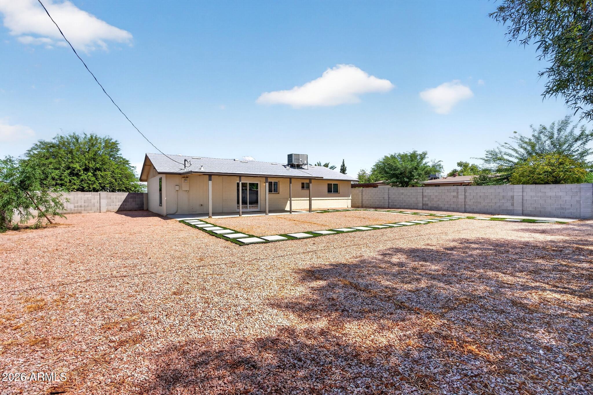 2501 E KAREN Drive