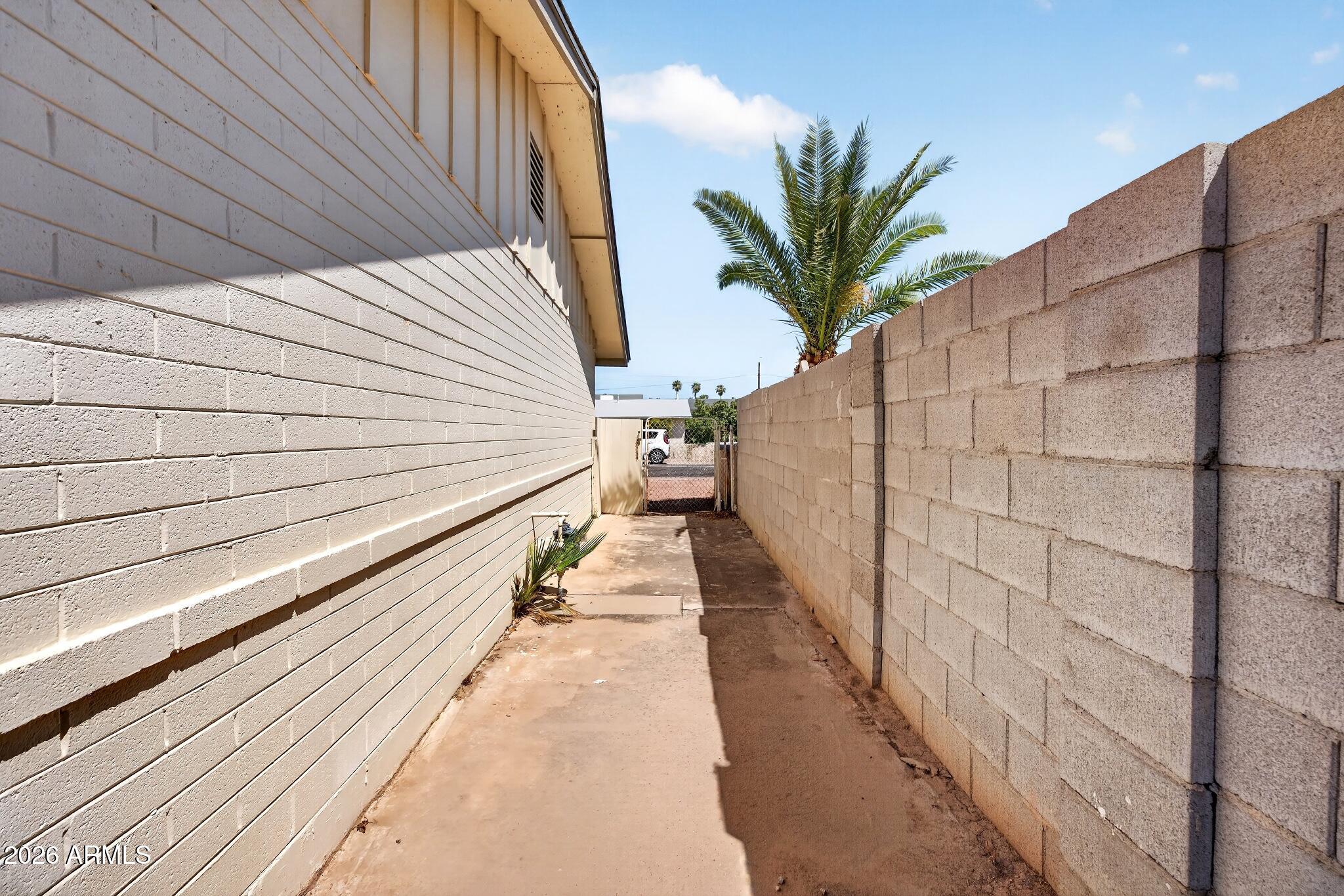 2501 E KAREN Drive