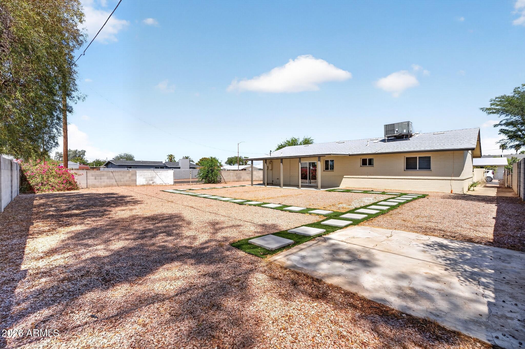 2501 E KAREN Drive
