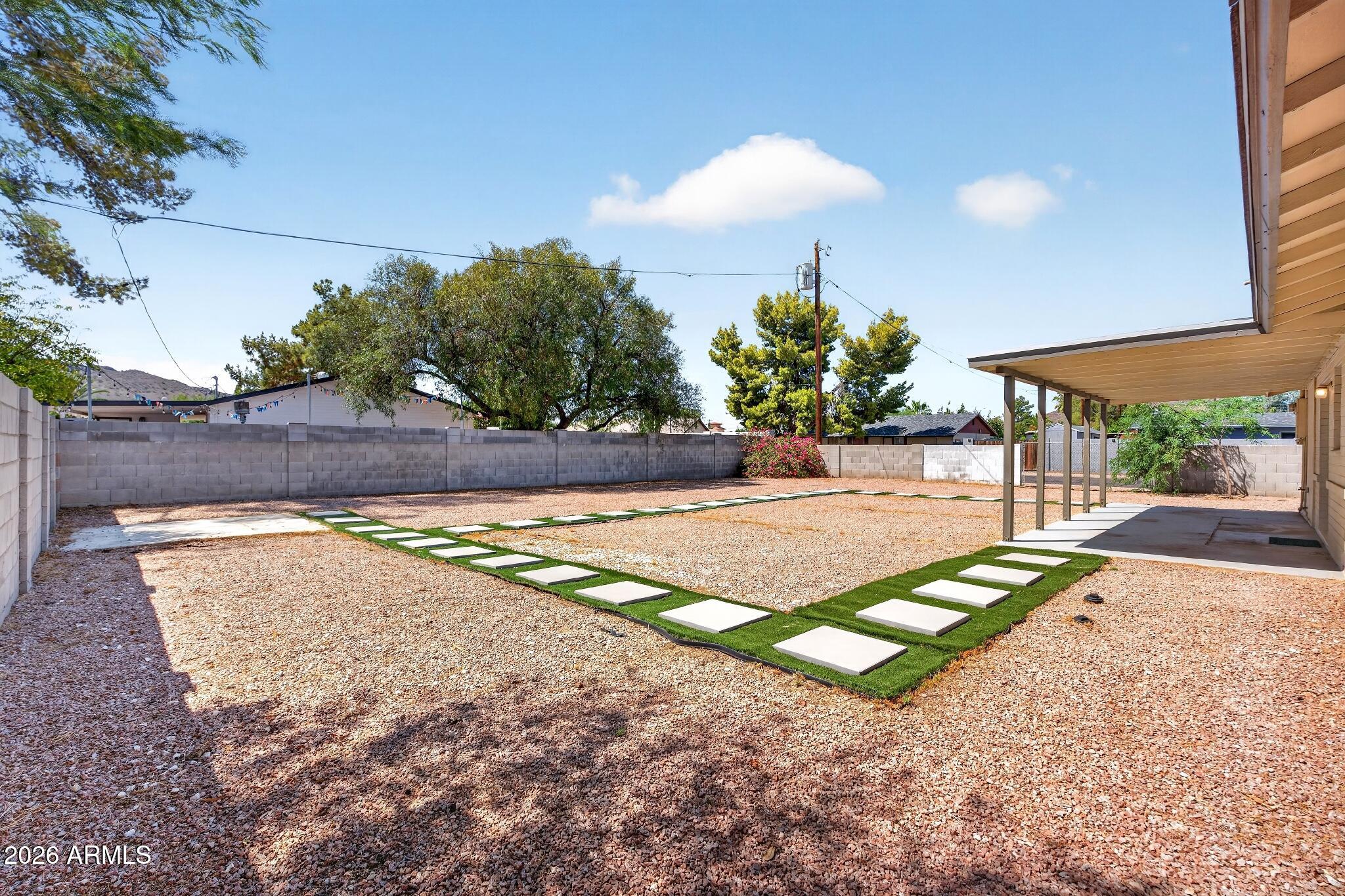 2501 E KAREN Drive