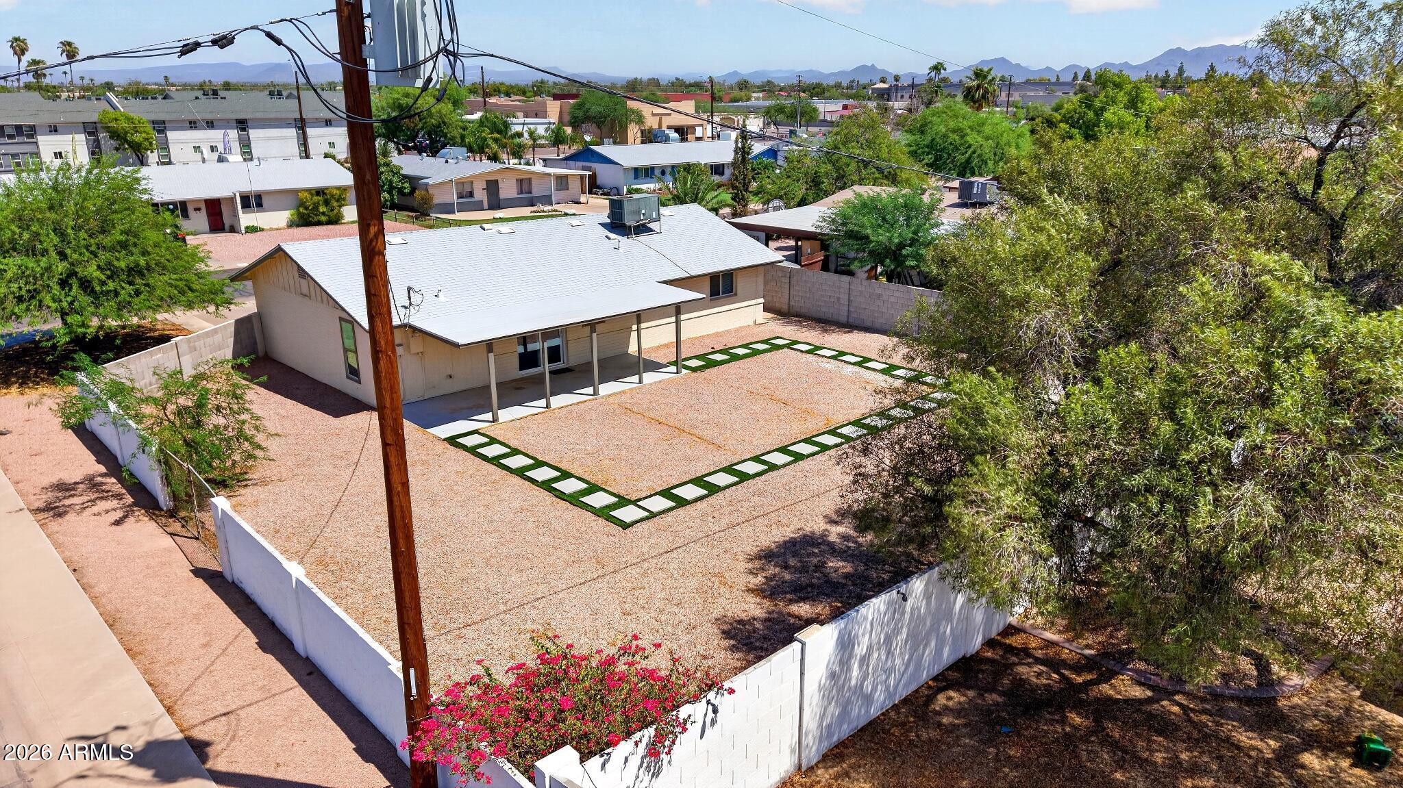 2501 E KAREN Drive