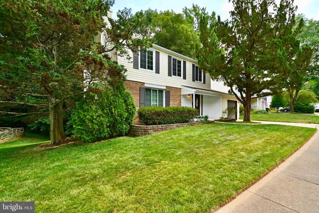8113 WINTER BLUE COURT