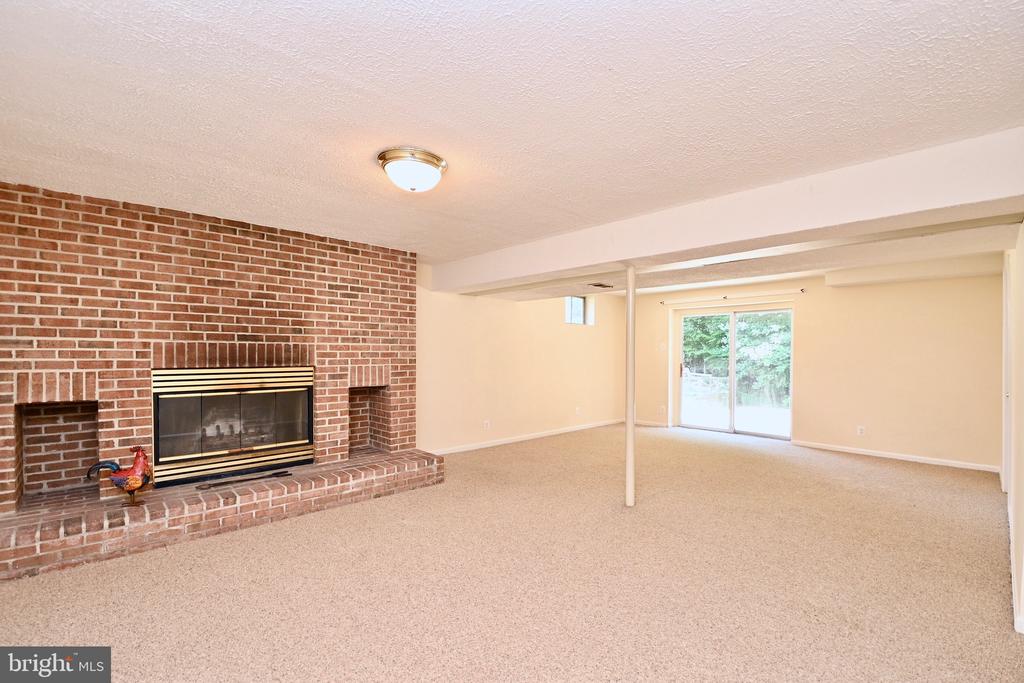 8113 WINTER BLUE COURT