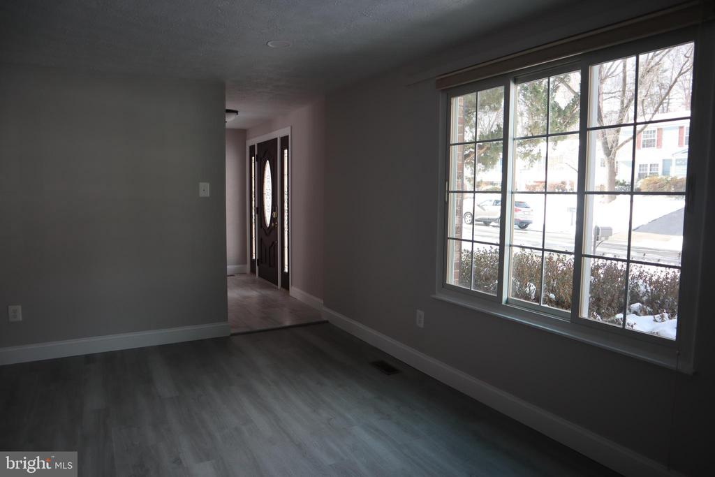 8113 WINTER BLUE COURT