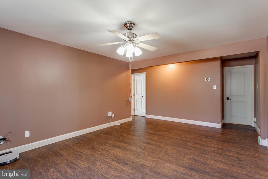 10511 MADISON DRIVE