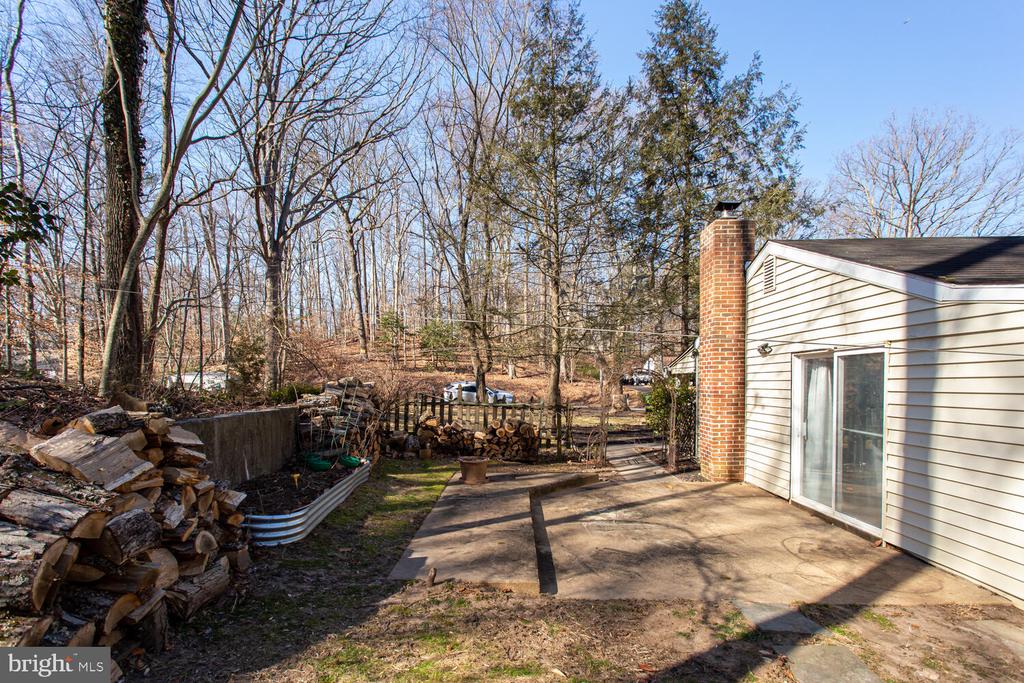 10511 MADISON DRIVE