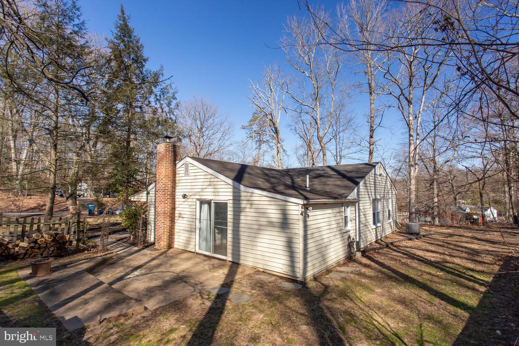 10511 MADISON DRIVE