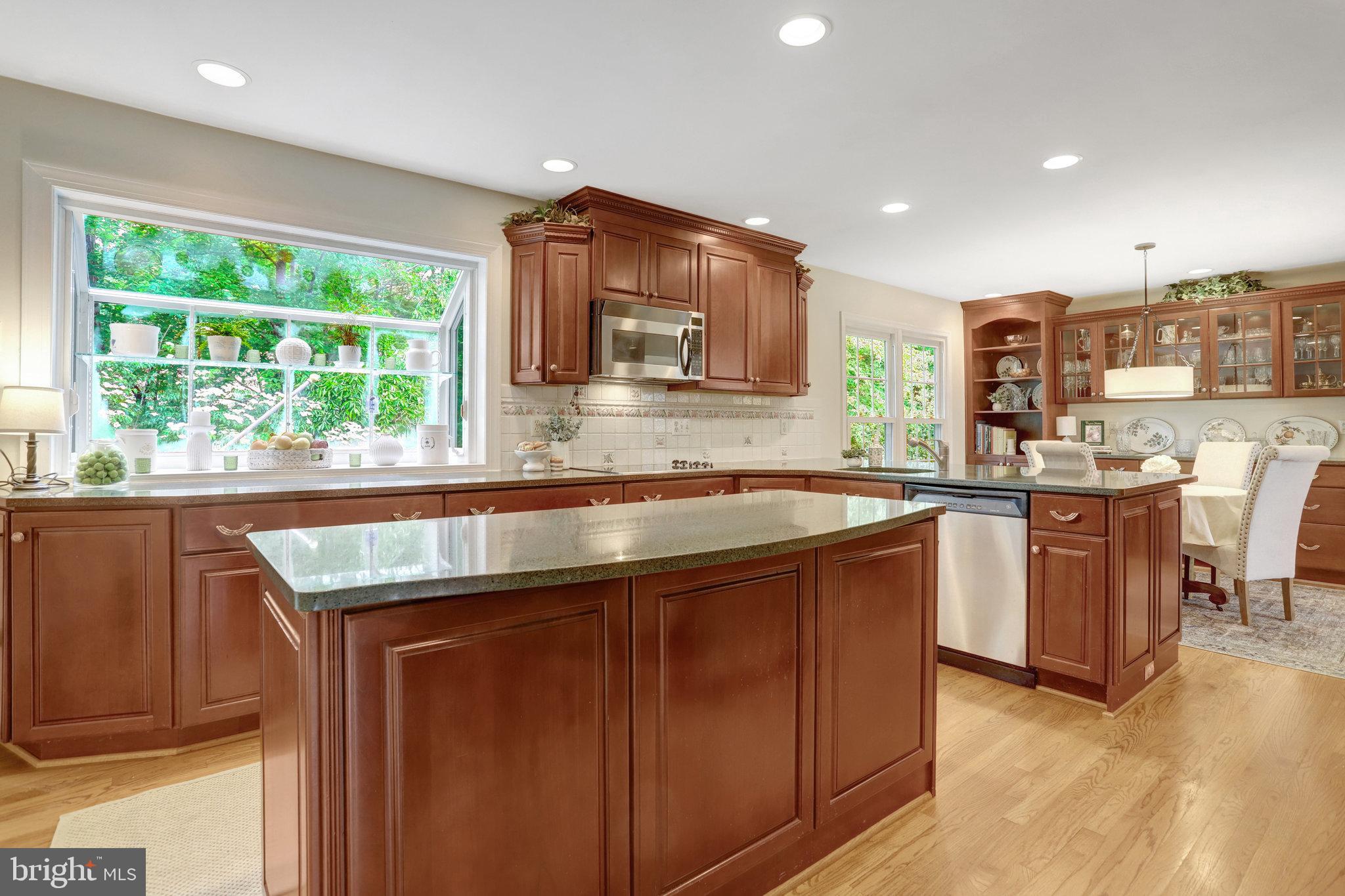 7006 MAPLE TREE LANE